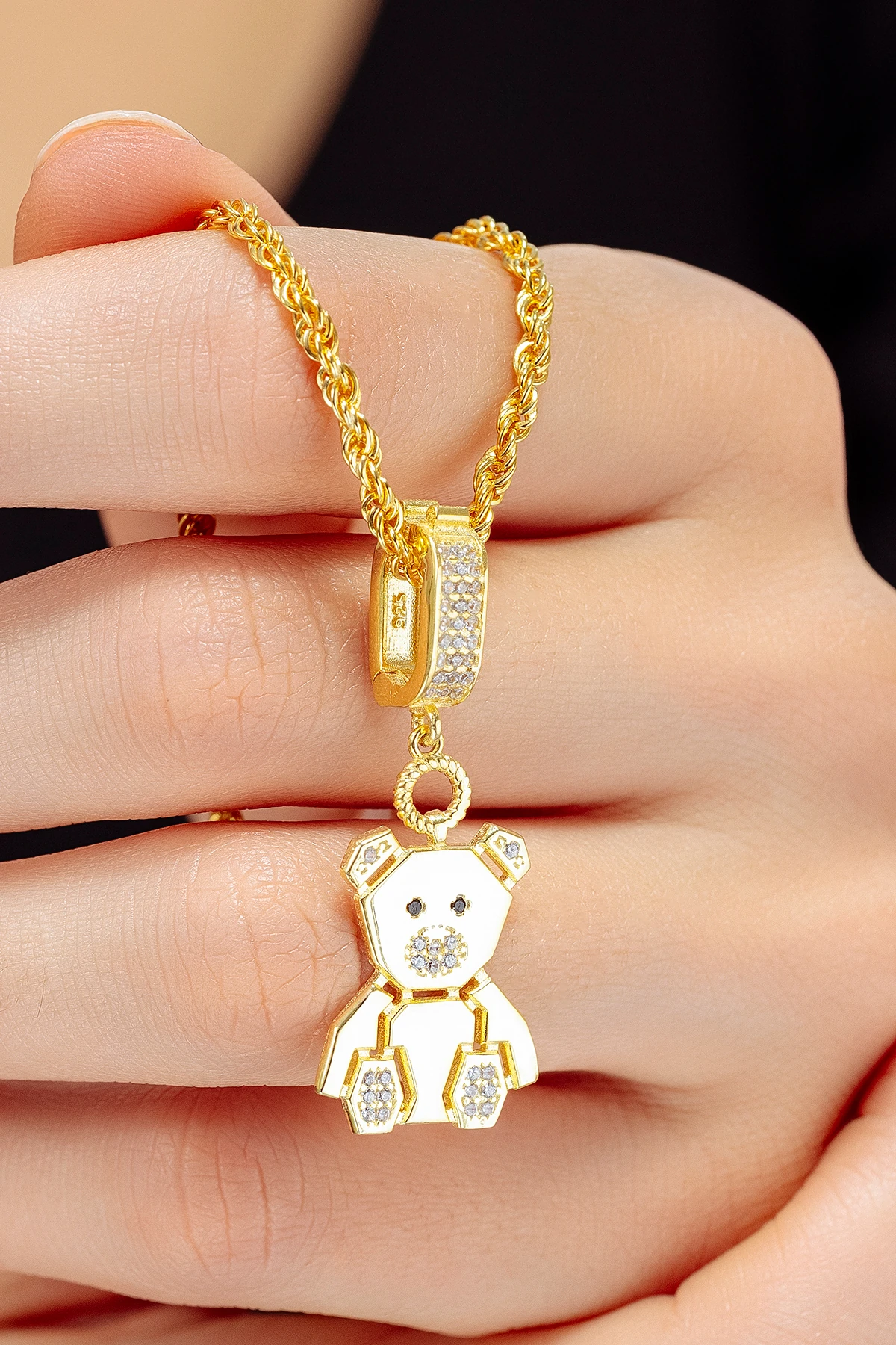 Kadın 18 Ayar Altın Kaplama Ayıcık Figürlü 925 Ayar Gümüş Kolye – Taş Detaylı Zarif Tasarım