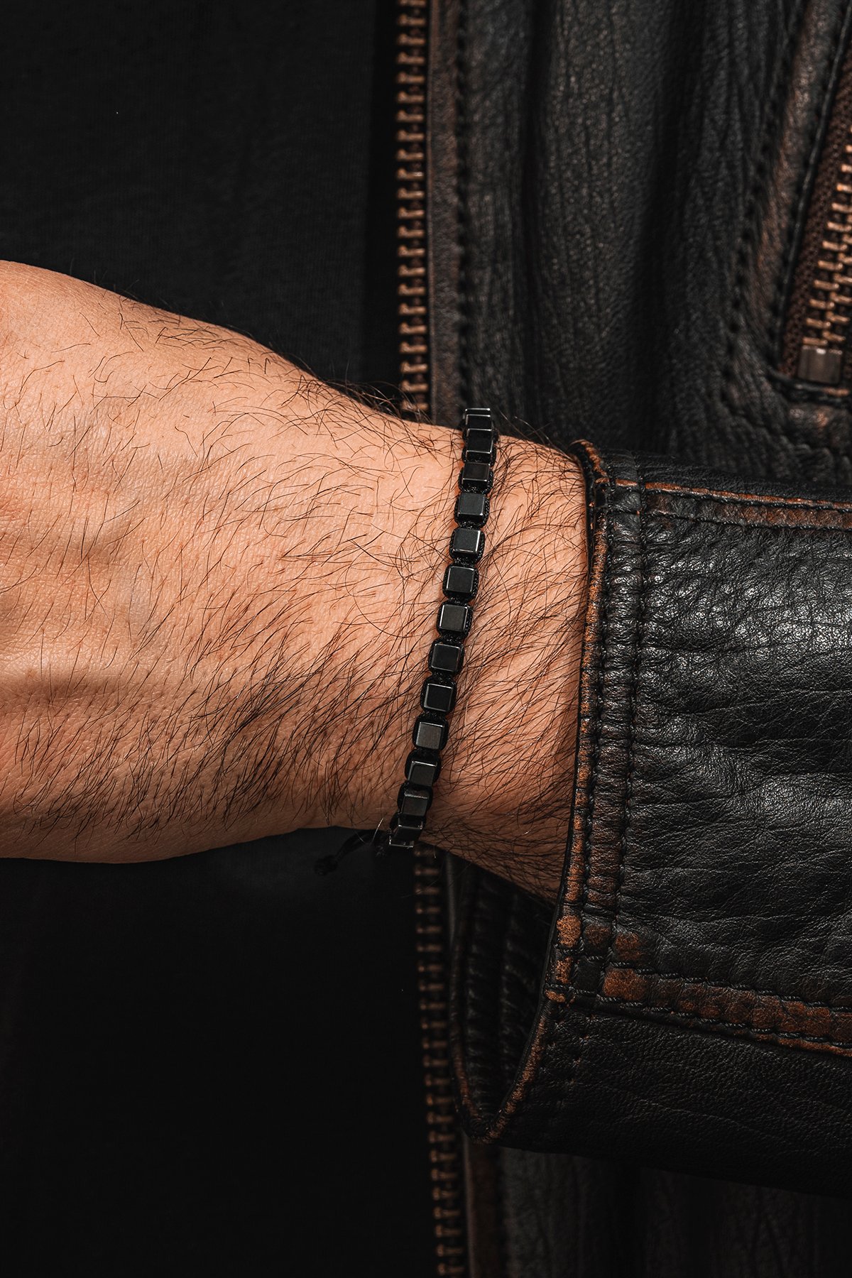 Erkek Kadın Doğal Taş Bileklik - Siyah Hematit Doğal Taşlı Makrome Küp Model Unisex Bileklik