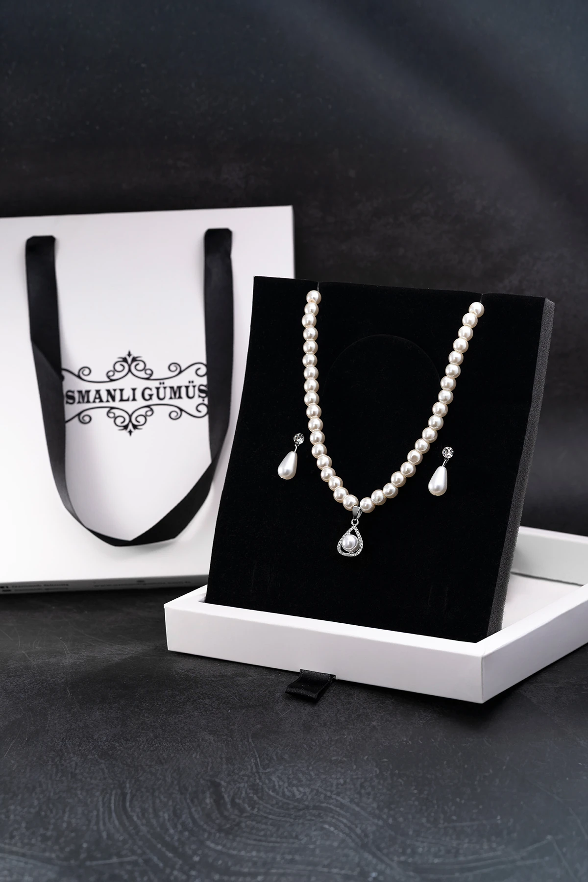 Kadın İnci Kolye Küpe Set - Victoria Model Çiçek Motifli Kadın İnci Set