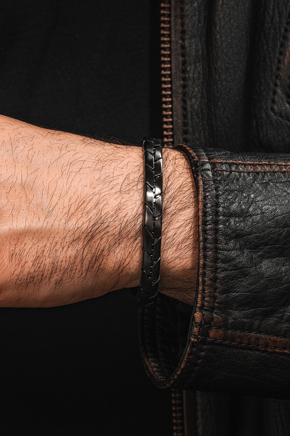 Magnum Flex Siyah Kelepçe Model - Mat Esnek Manyetik Çelik Erkek Bileklik