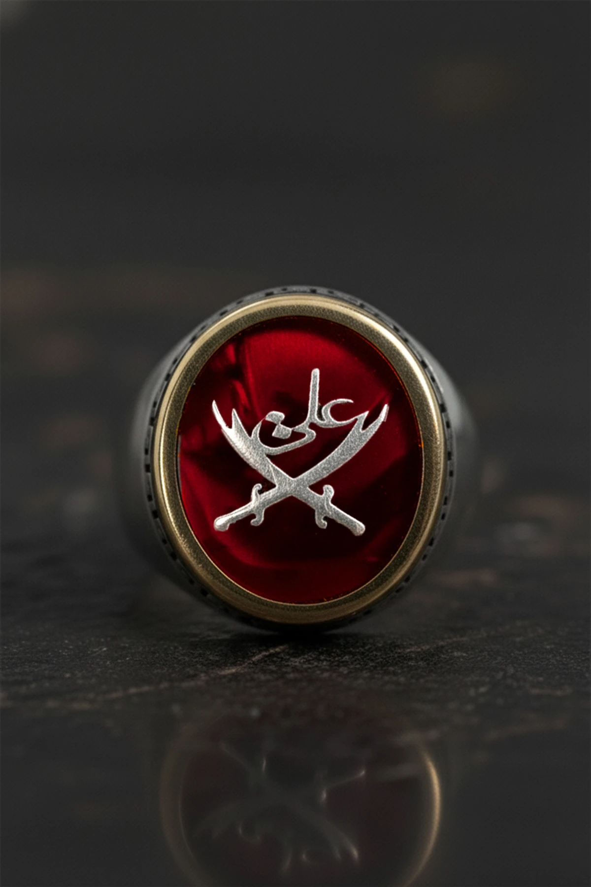 Erkek Gümüş Yüzük - Çift Zülfikar Kılıcı Ve Tuğra İşlemeli Yakut Taşlı Grek Desenli Gümüş Yüzük