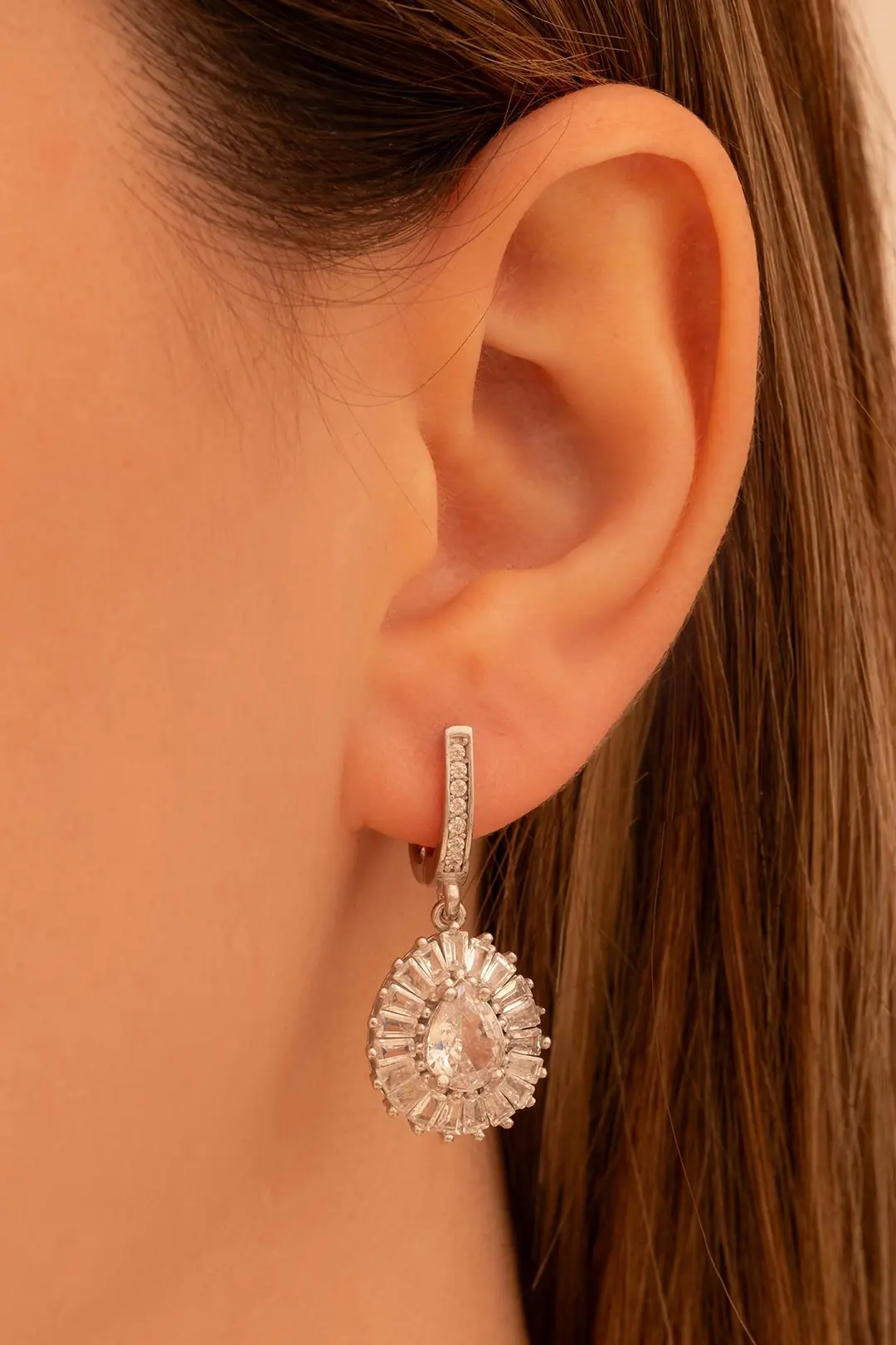 Women's Silver Earrings Drop Zircon Stone-set Baguette Süslemeli Rhodium-Plated Women's Earrings