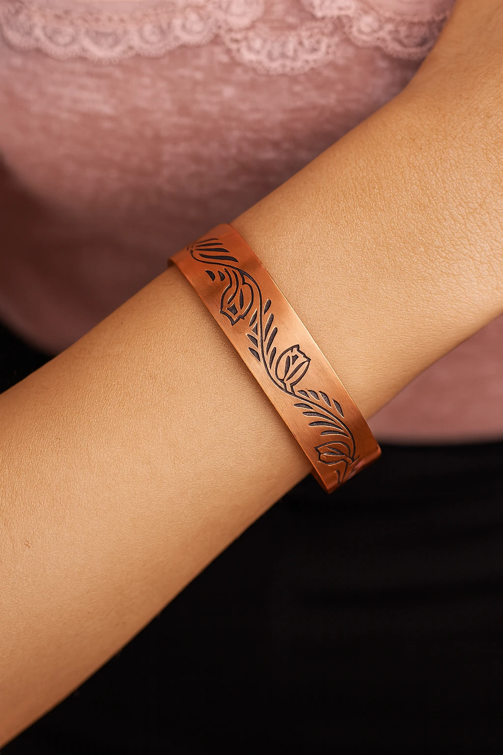 Kadın Bakır Bileklik - Lale Model Kadın Bakır Kelepçe Bilezik Metal Kutu ve Doğal Taşlar