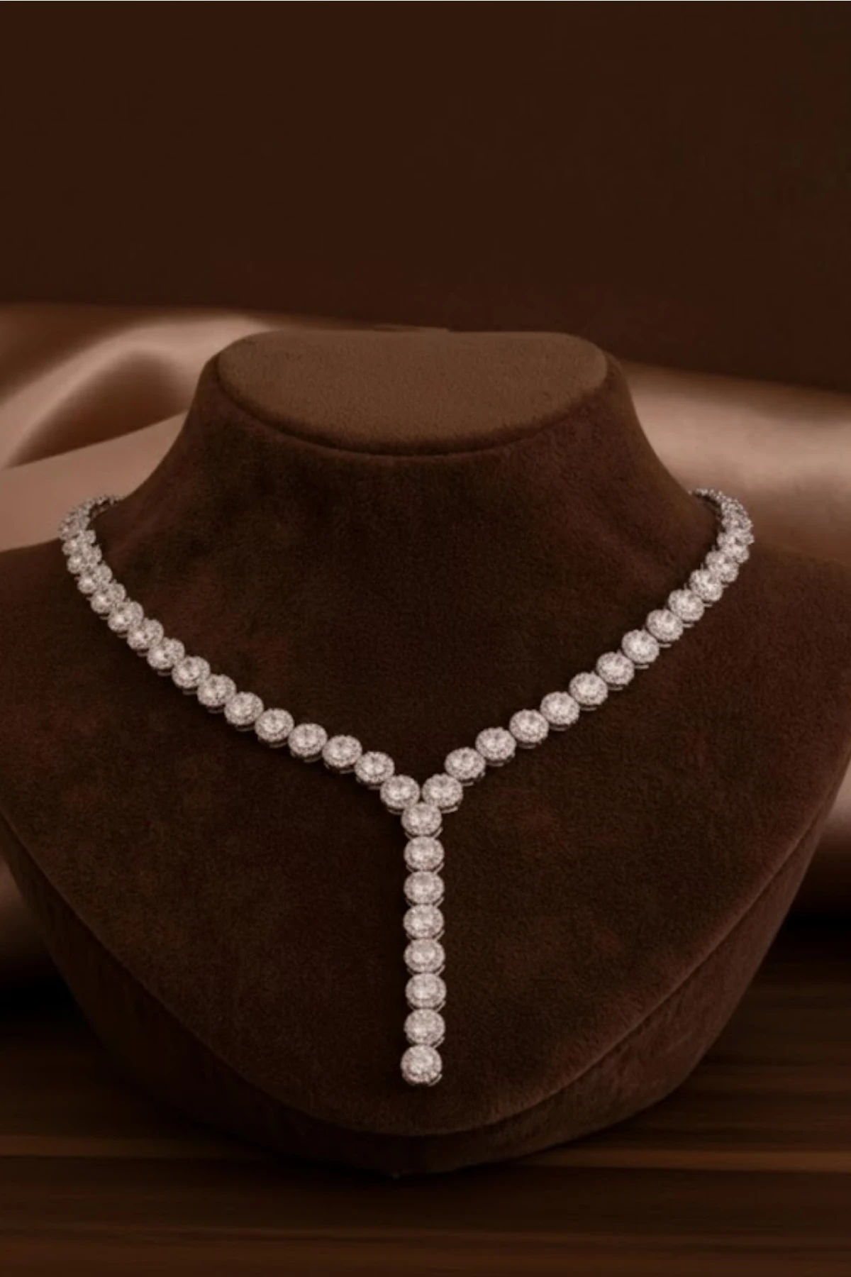 Kadın Gümüş Kolye - Şahmeran Yuvarlak Zirkon Taşlı Kolye