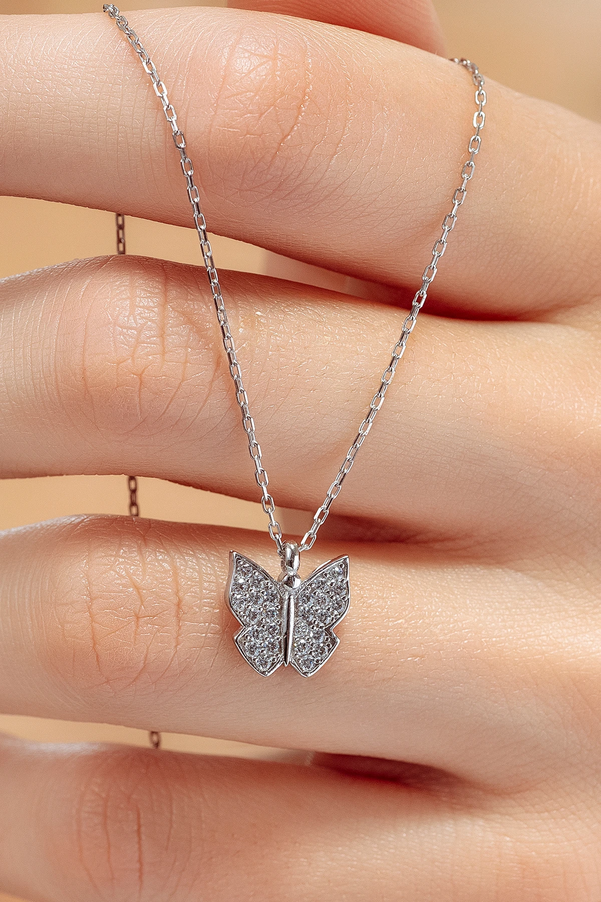 Kadın Gümüş Kolye - Swarovski Taşlı Zirconia Çok Taşlı Kelebek Motifli Kadın Kolye