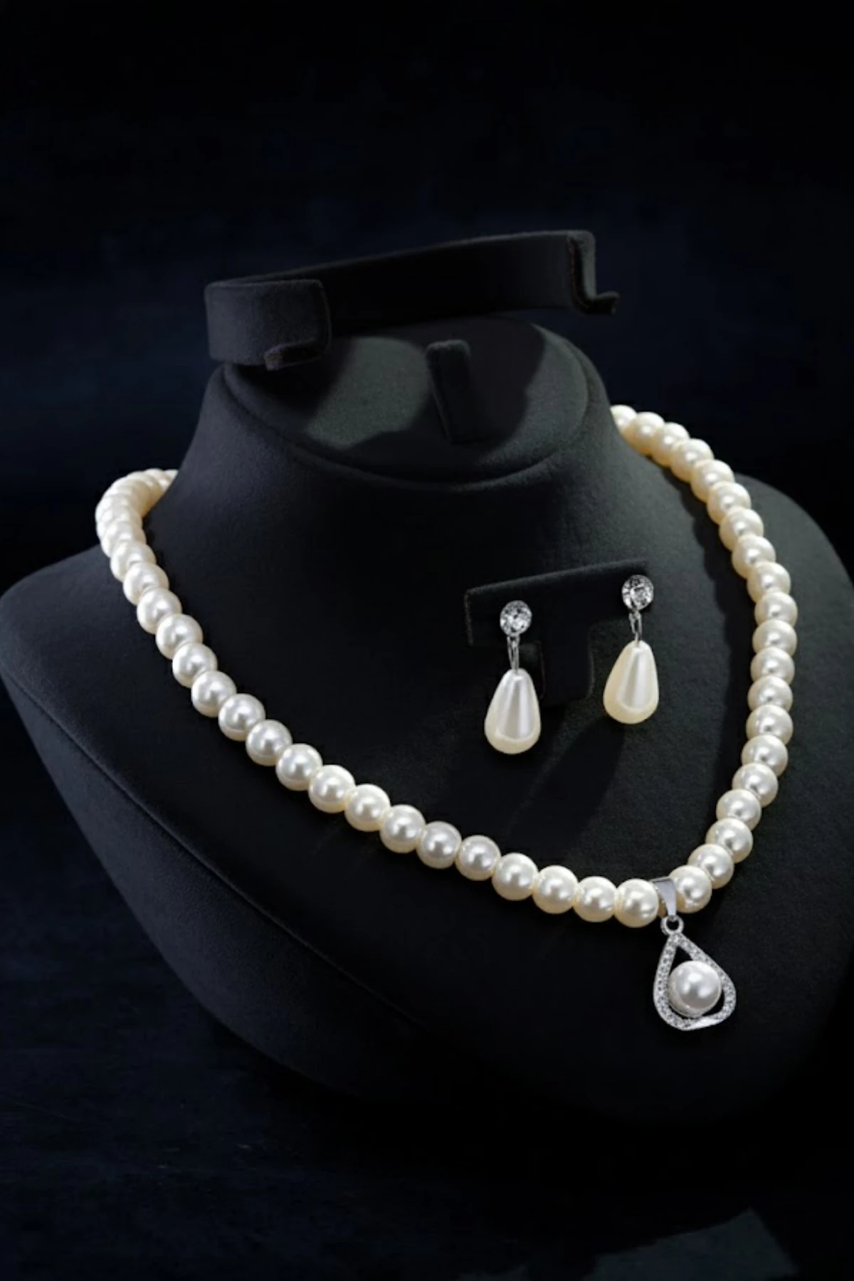 Kadın İnci Kolye Küpe Set - Victoria Model Çiçek Motifli Kadın İnci Set