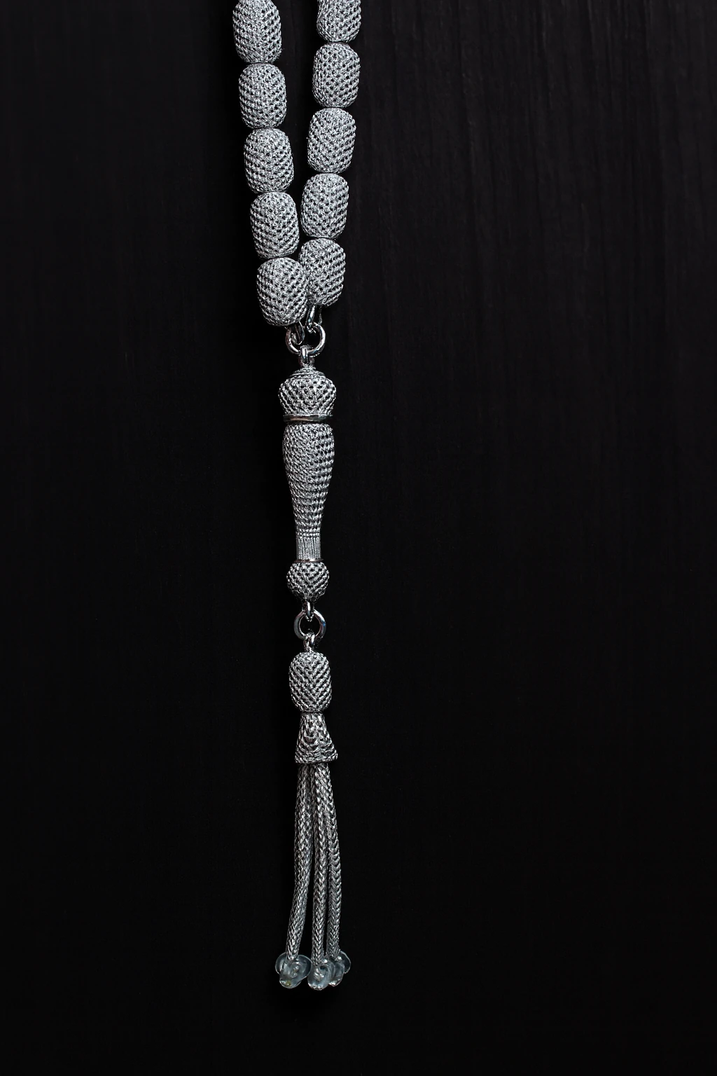 Erkek Gümüş Tespih - 925 Ayar Oksitli Model Delikli Kapsül Kesim Tesbih