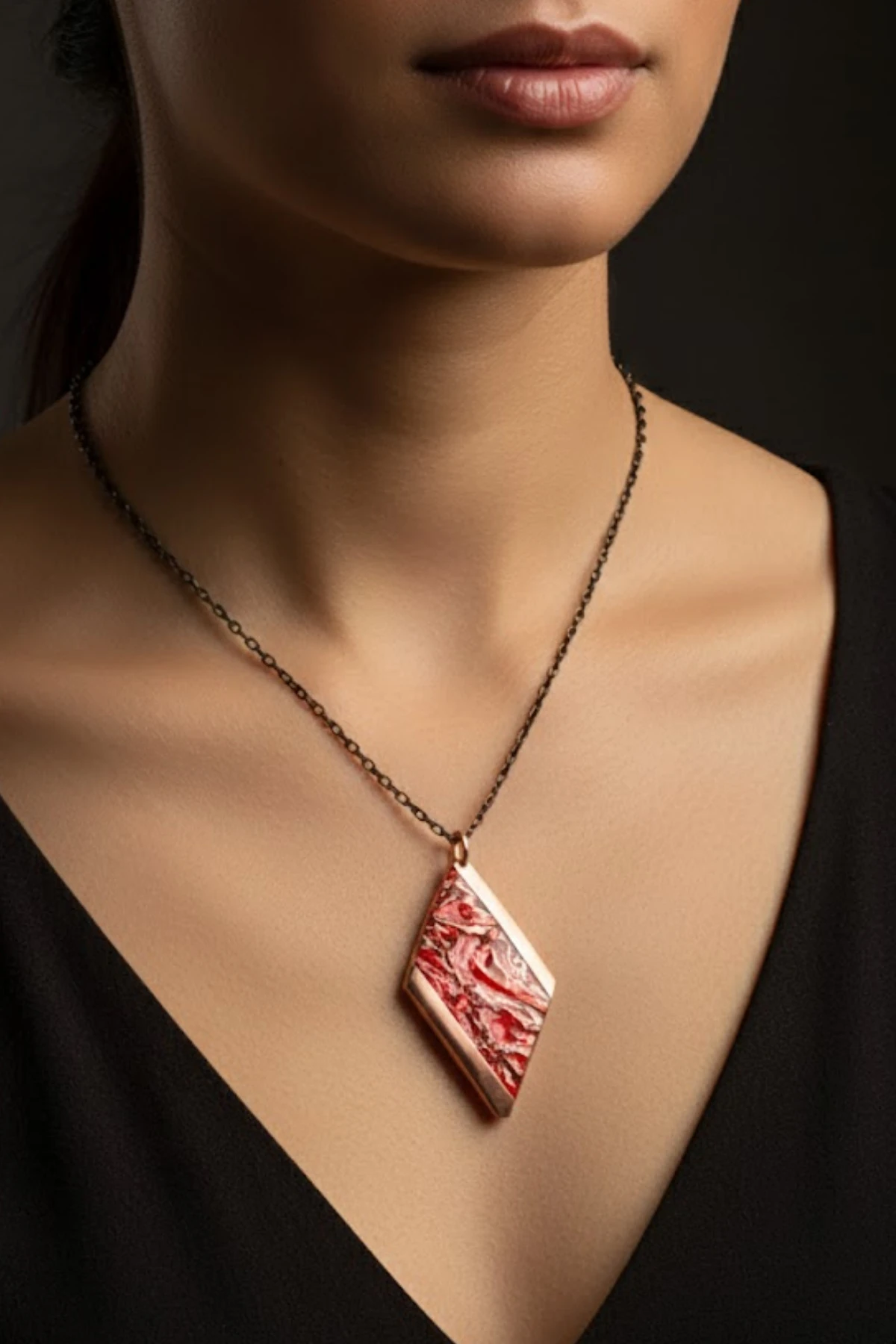 Kadın Bakır Kolye - Kırmızı Tutkunun Rengi Model Bakır Kadın Kolye