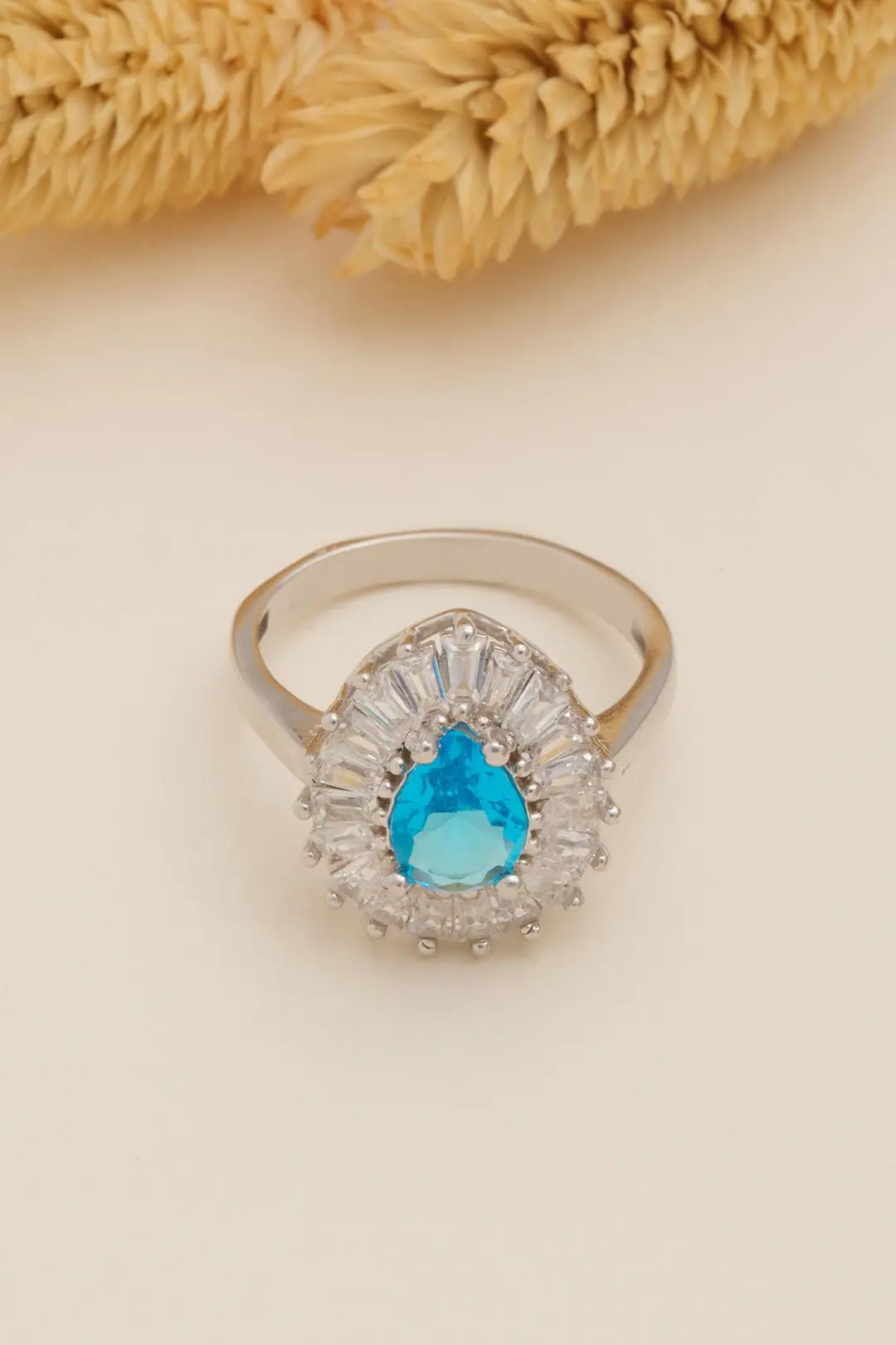 Women's Silver Ring Drop Blue Topaz Stone-set Baguette Süslemeli Rhodium-Plated Women's Ring