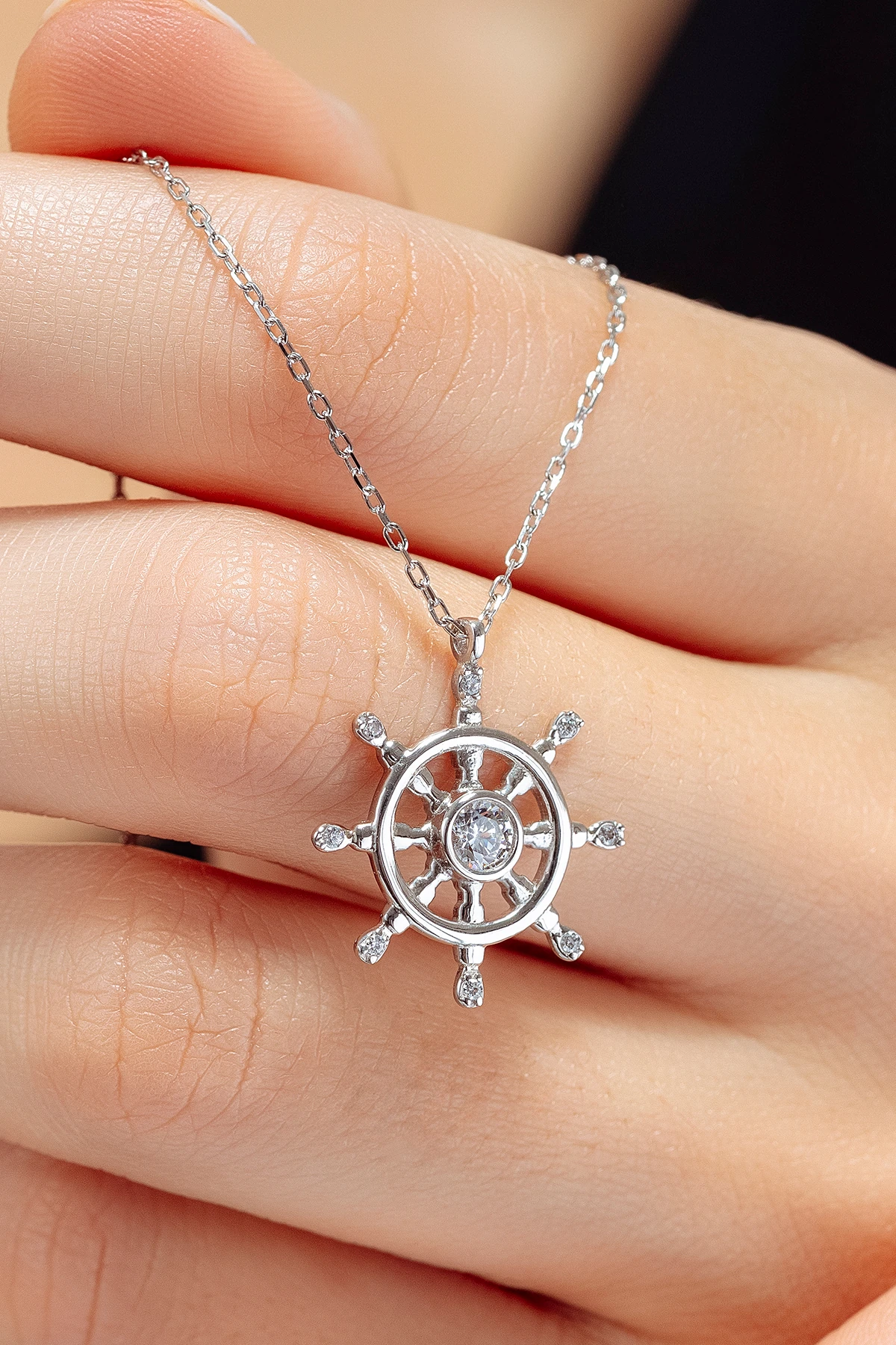 Kadın Gümüş Kolye - Swarovski Taşlı Zirconia Gemi Dümeni Motifli Kadın Kolye