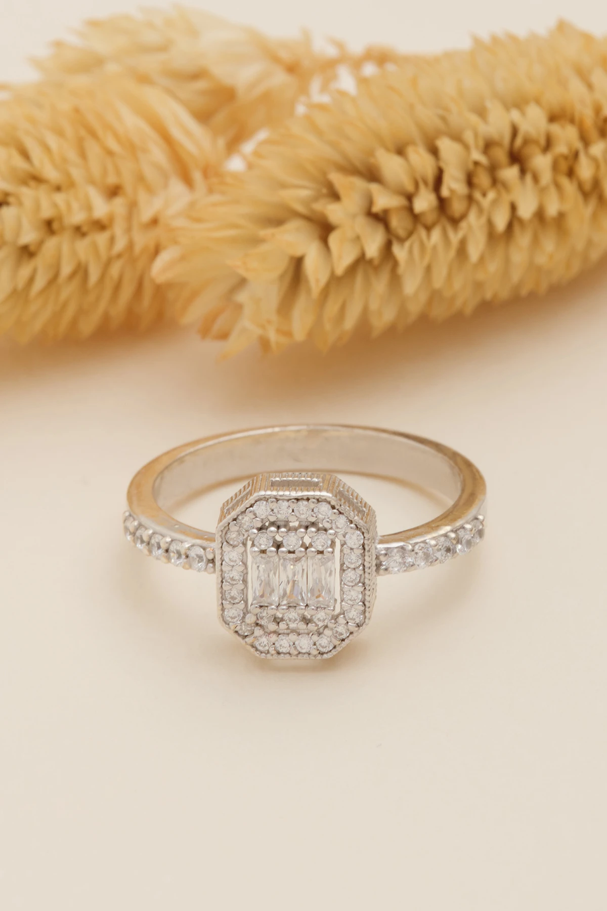 Kadın Gümüş Yüzük - Perihan Baget Taşlı Zirkon Süslemeli Kadın Yüzük