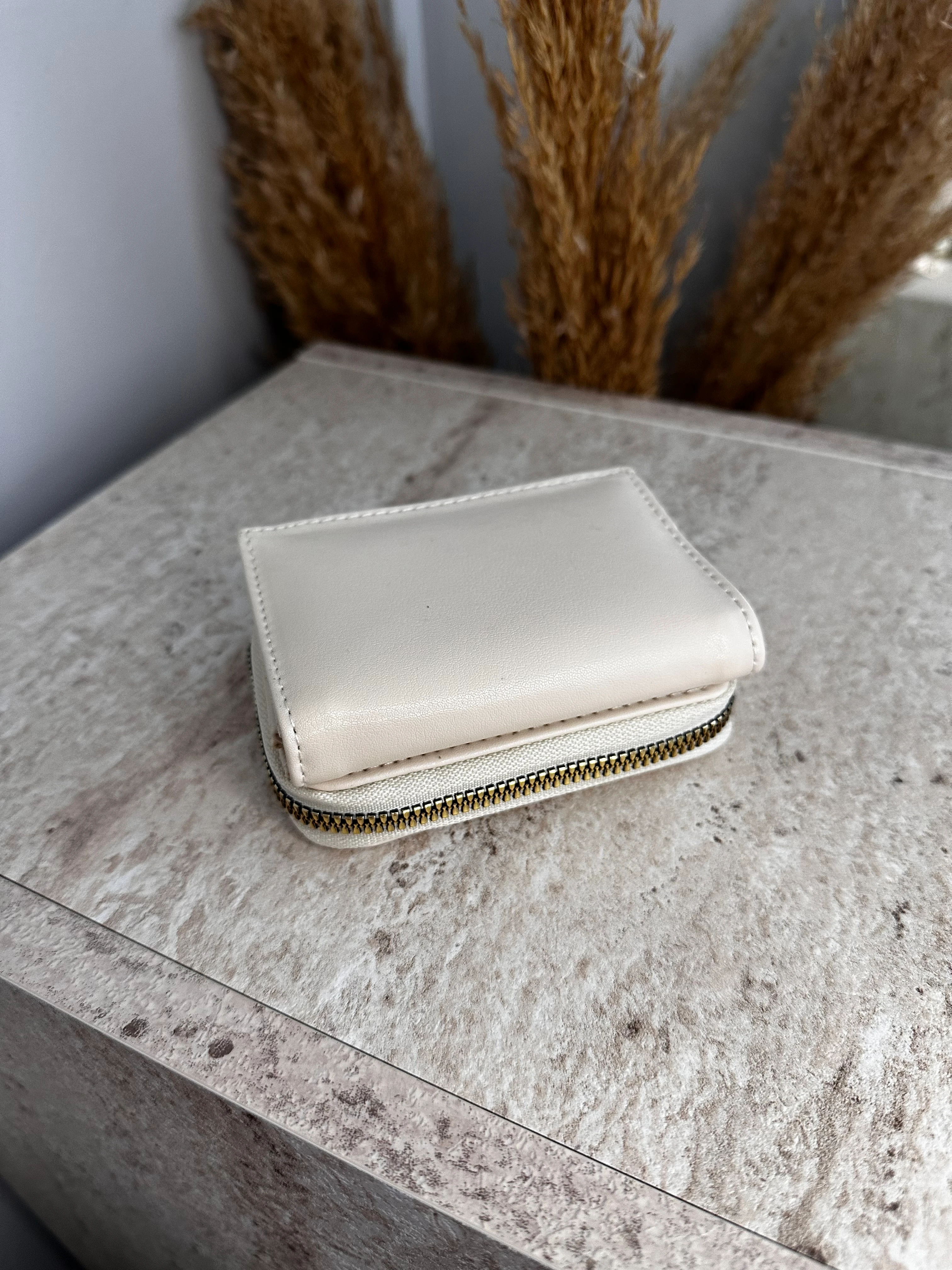 Suni Deri Kadın Orta Boy Çıtçıtlı Cüzdan- Kağıt ve Bozuk Para Bölmeli - Krem