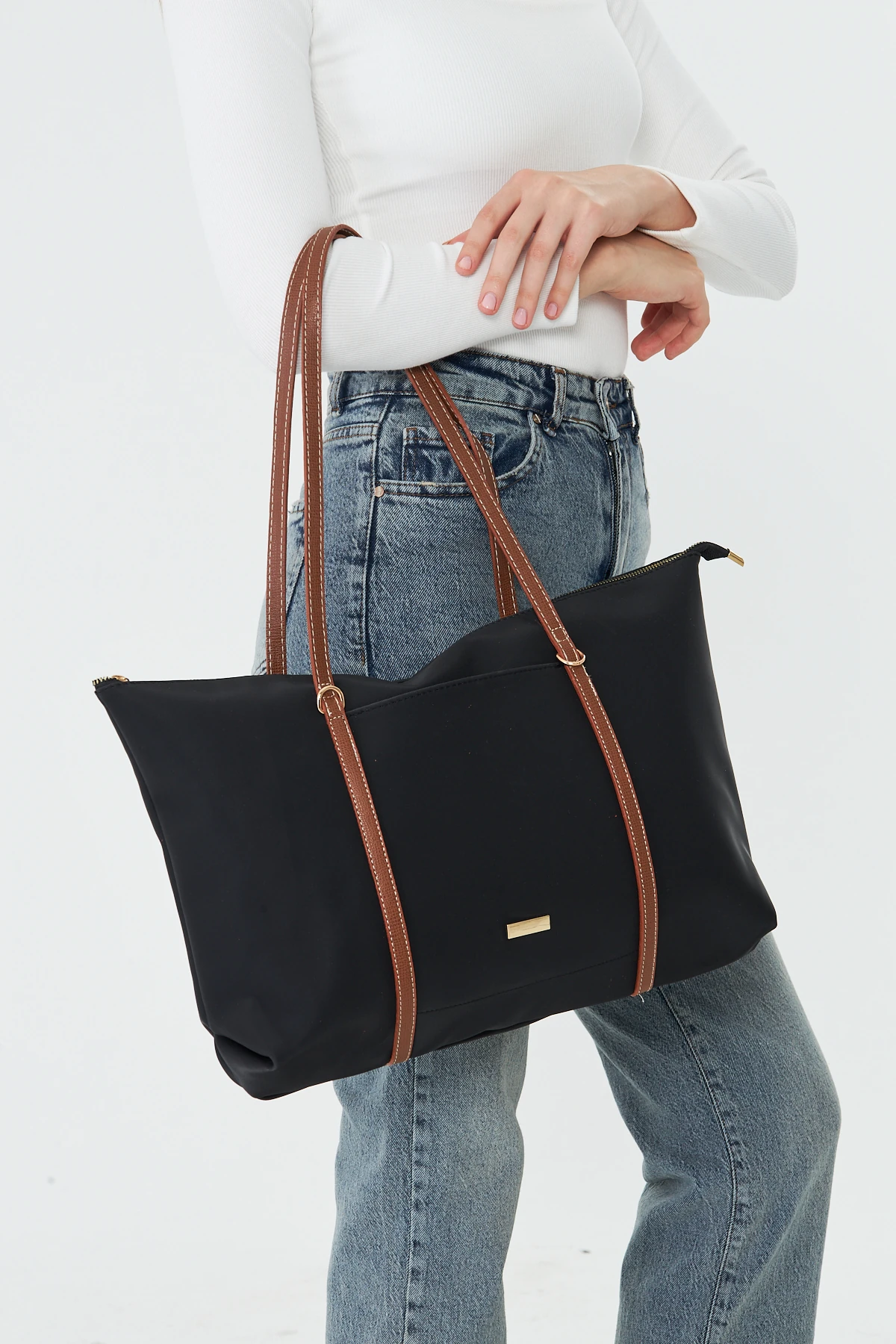 Isola Büyük Boy Şeritli Kadın Omuz, Kol ve El Çantası - Siyah