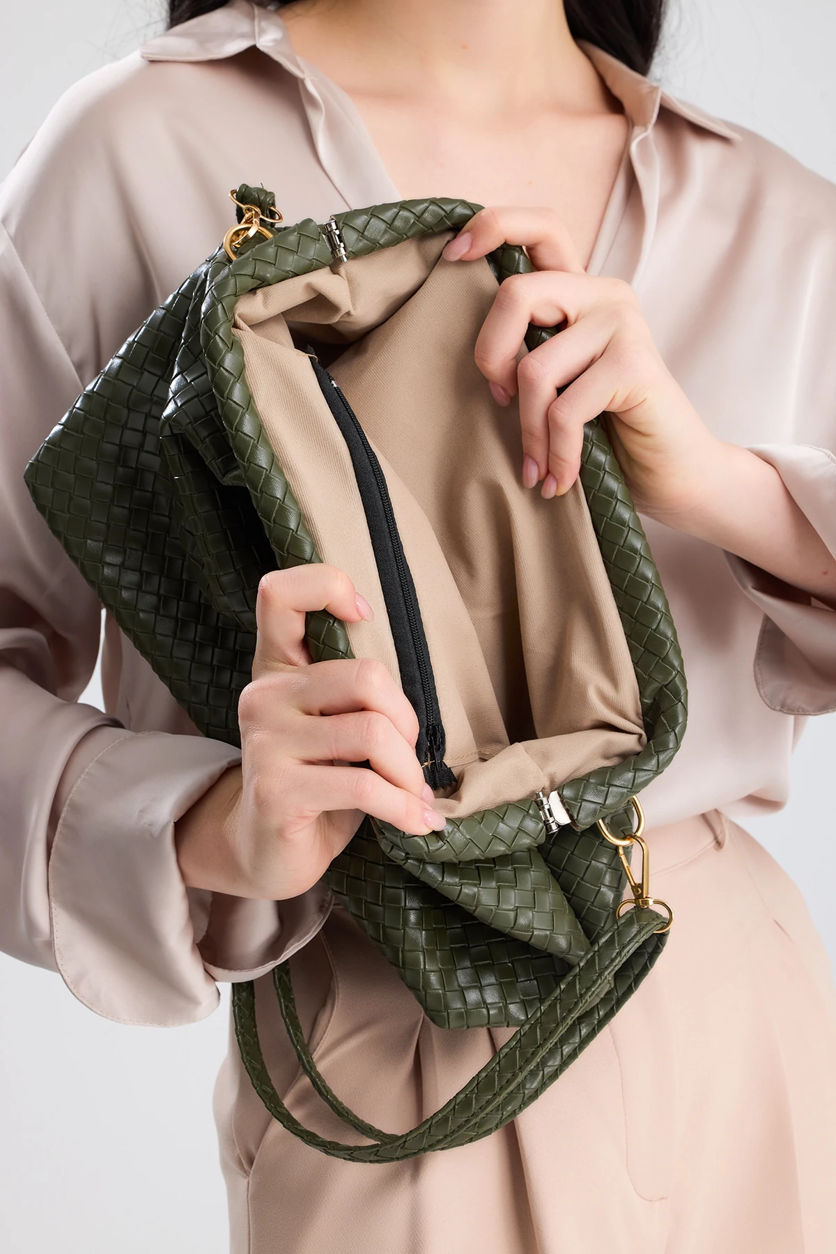 Liora Örgü Detaylı Portföy Kadın Omuz, Kol ve El Çantası - Haki