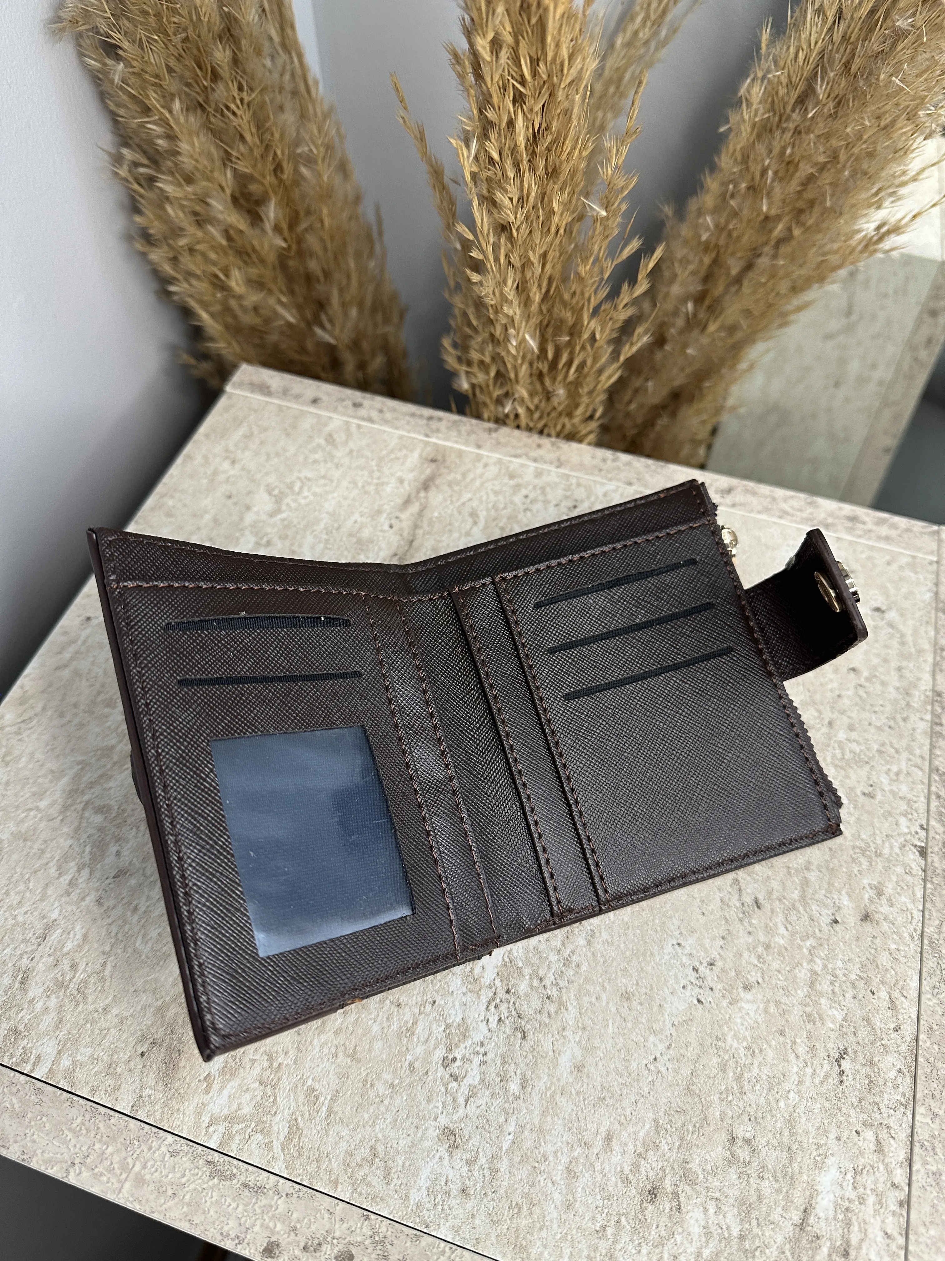 Suni Deri Kadın Orta Boy Çıtçıtlı Cüzdan, Kartlık, Kağıt ve Bozuk Para Bölme Detaylı - Kahverengi