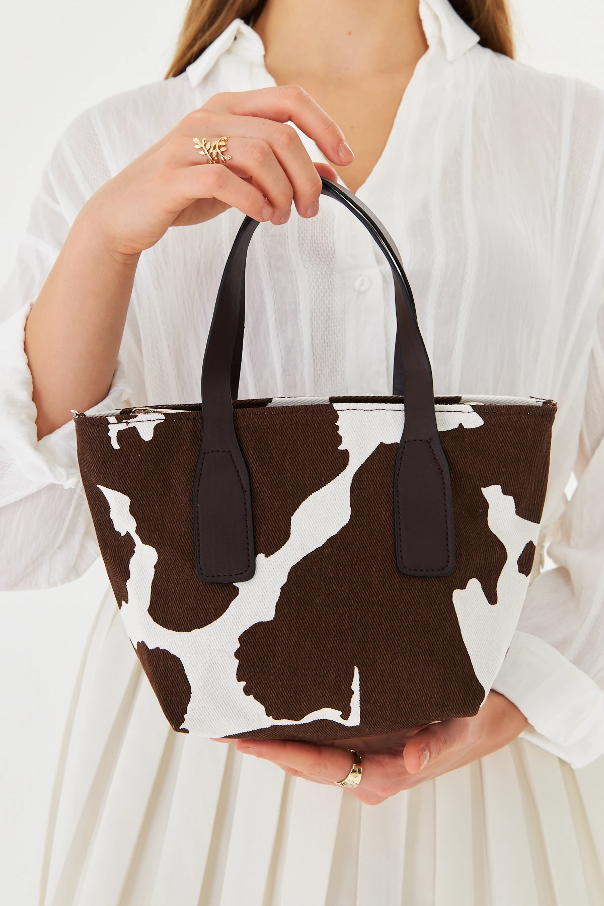 Besti Uzun Askılı Çapraz Çanta - Cow Print Brown