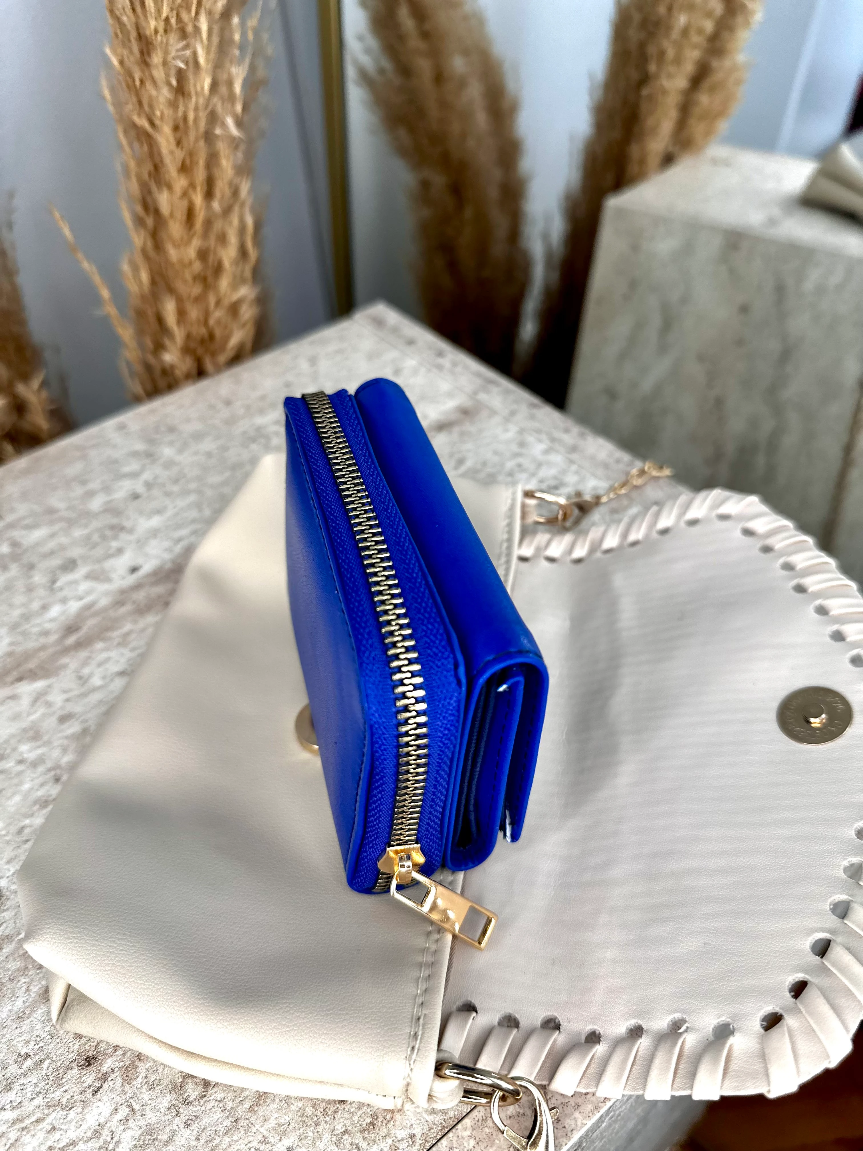 Suni Deri Kadın Orta Boy Çıtçıtlı Cüzdan- Kağıt ve Bozuk Para Bölmeli - Lacivert