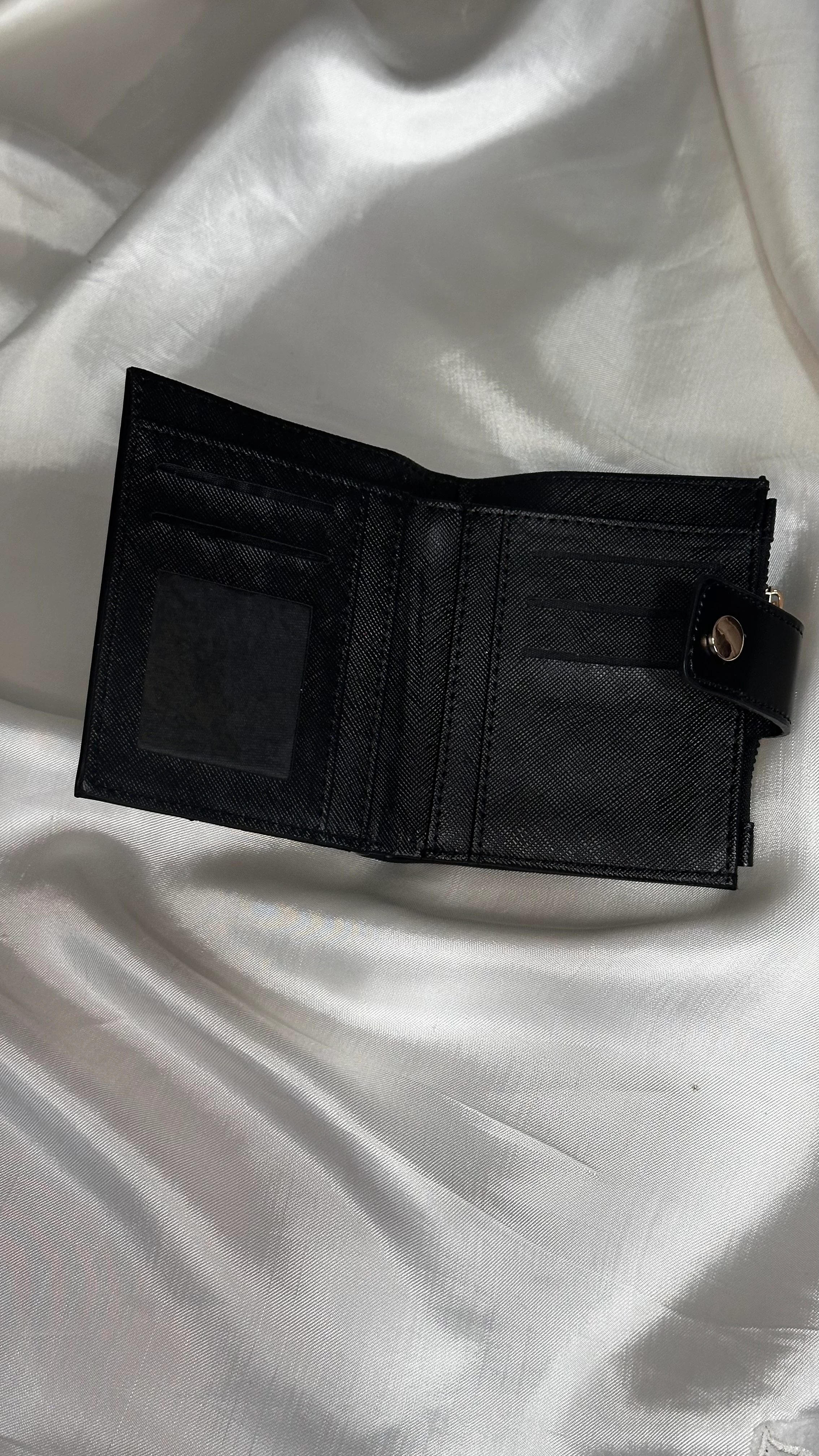 Suni Deri Kadın Orta Boy Çıtçıtlı Cüzdan, Kartlık, Kağıt ve Bozuk Para Bölme Detaylı