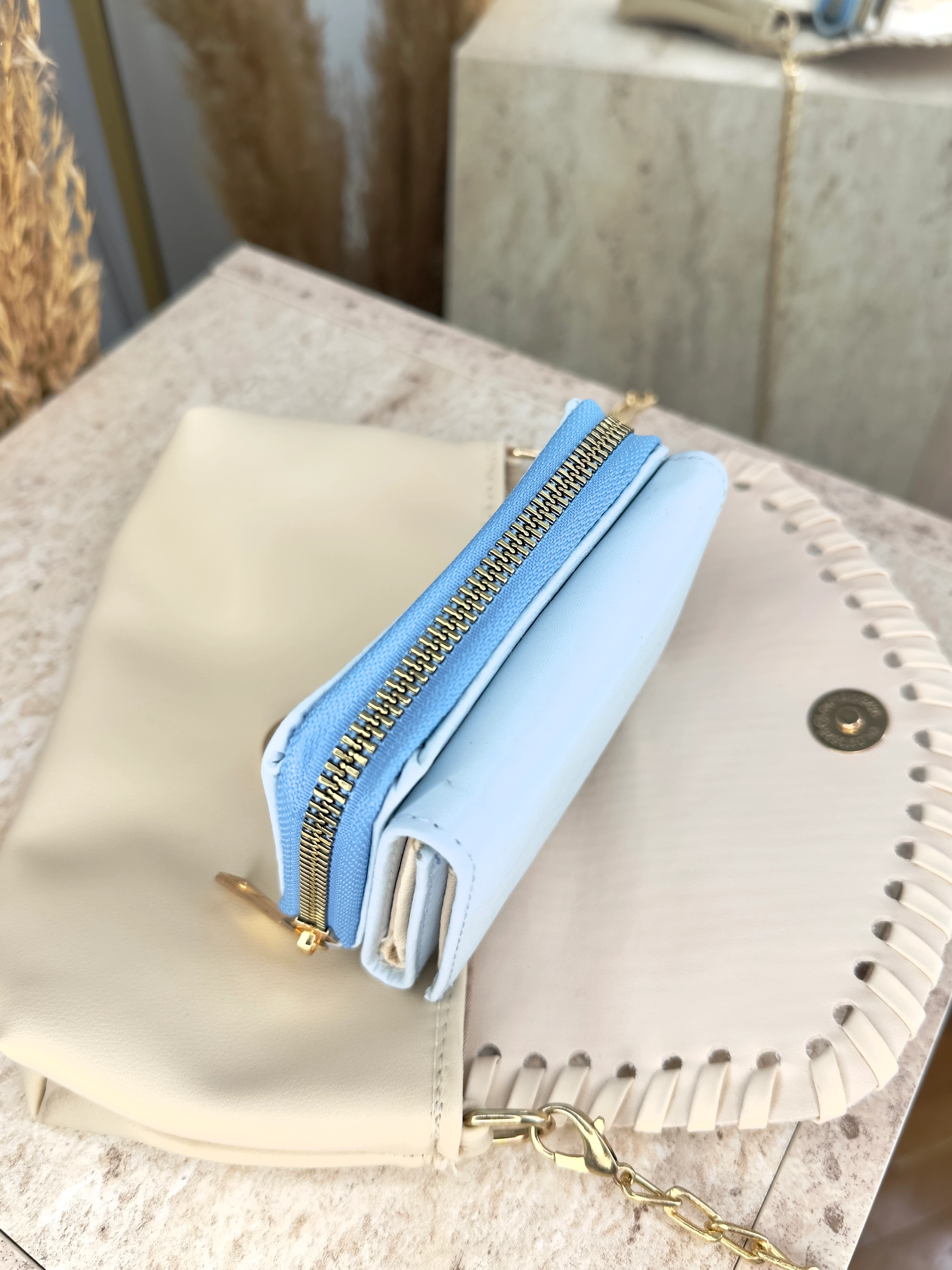 Suni Deri Kadın Orta Boy Çıtçıtlı Cüzdan- Kağıt ve Bozuk Para Bölmeli - Bebek Mavisi