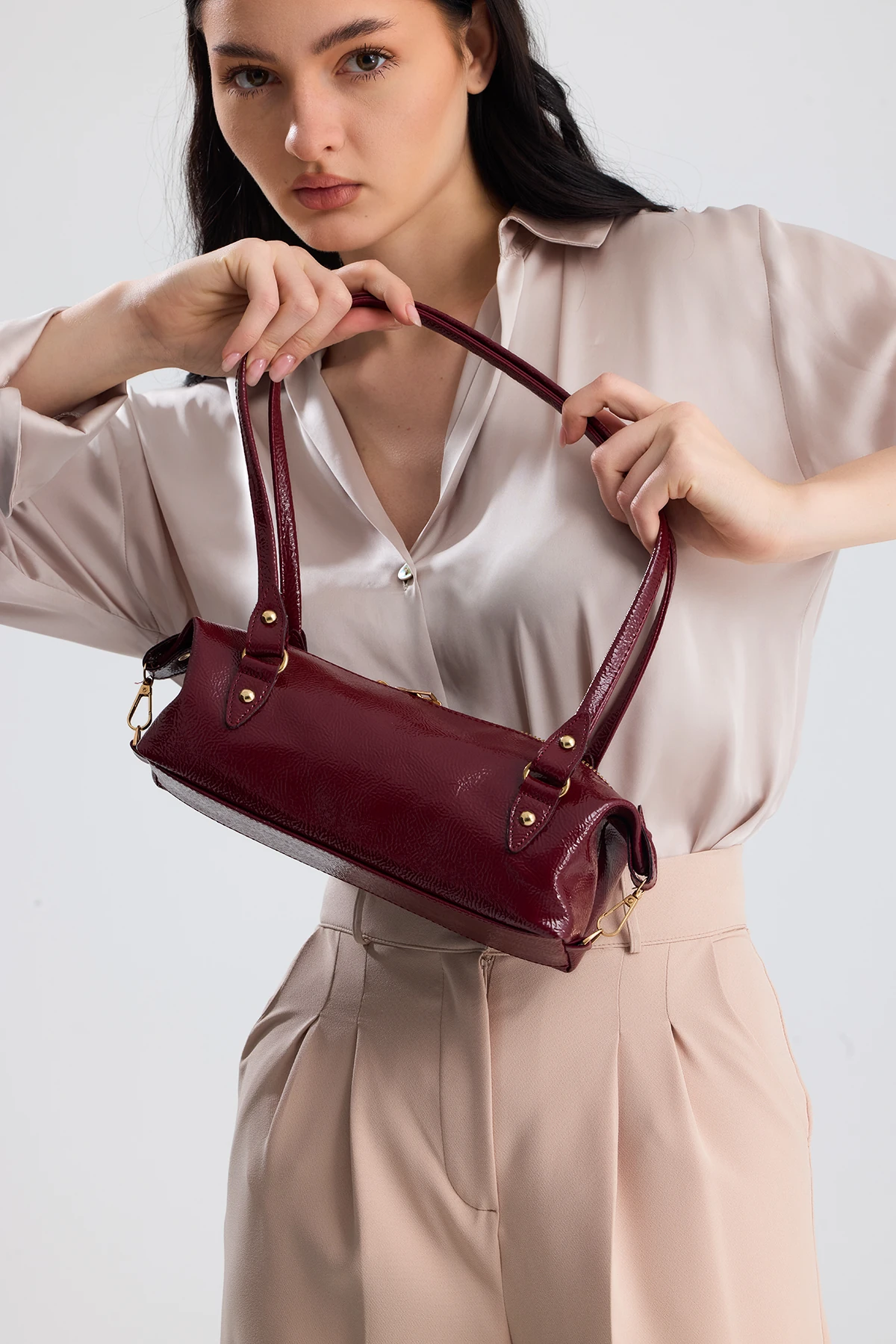 Olivra Toka Detaylı Mini Kadın Omuz, Kol ve El Çantası - Bordo