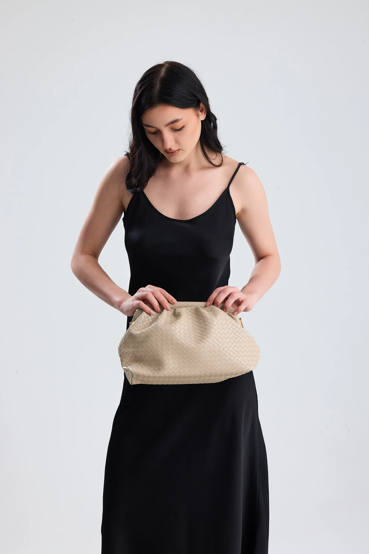 Liora Örgü Detaylı Portföy Kadın Omuz, Kol ve El Çantası - Krem