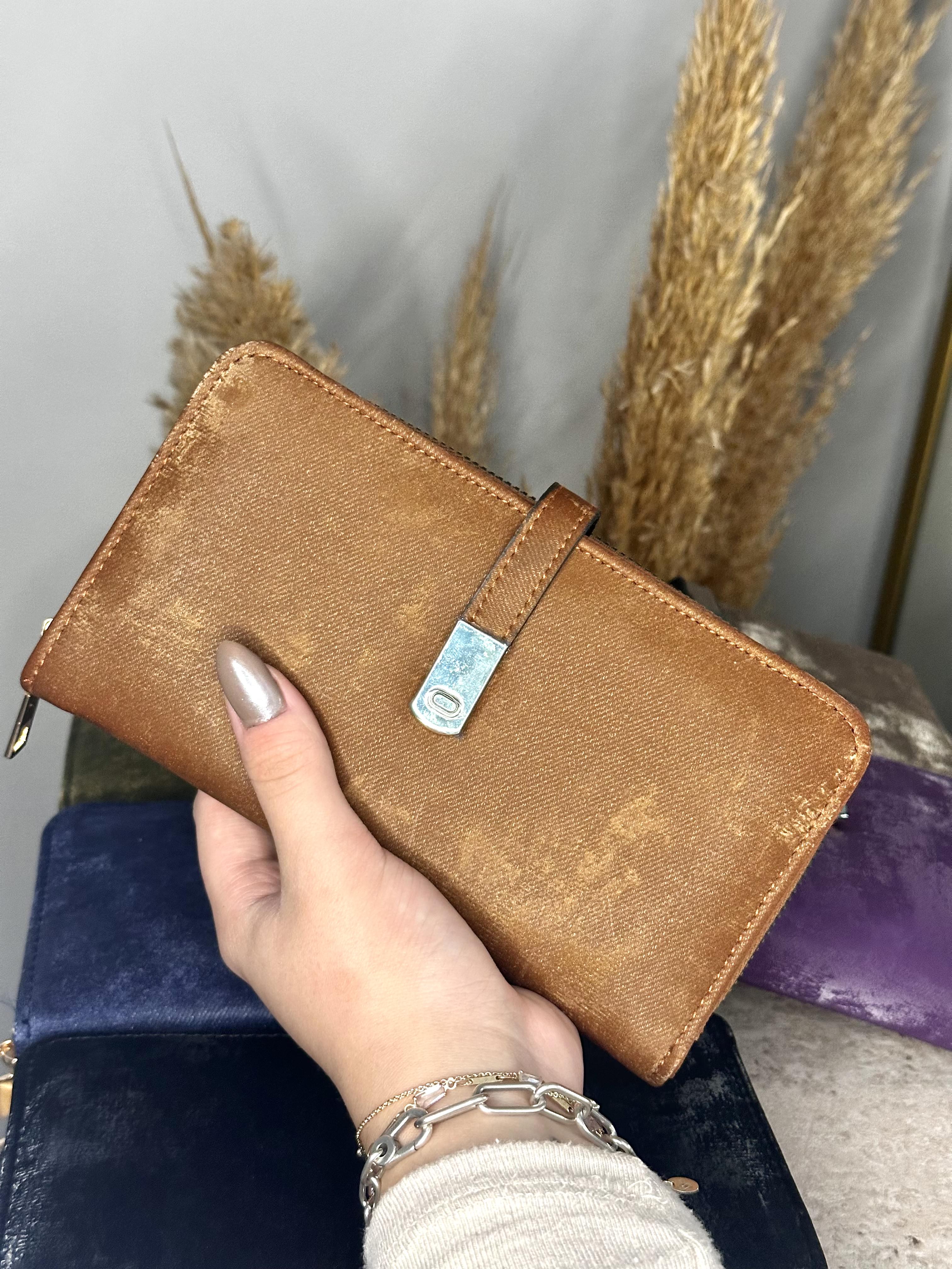 Suet Kadın Çıtçıtlı Cüzdan - Fermuarlı Telefon, Kağıt ve Bozuk Para Bölmeli - Taba