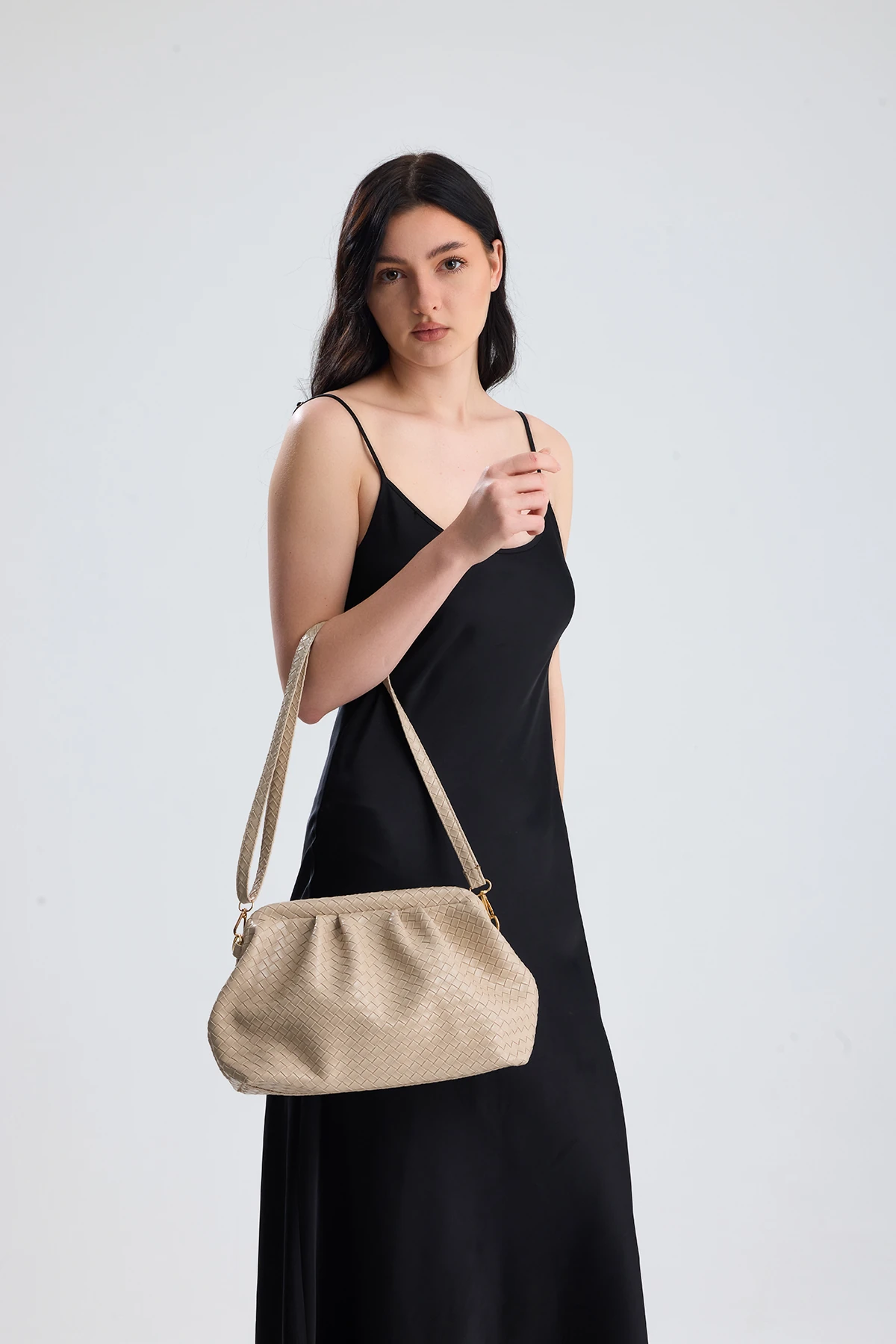 Liora Örgü Detaylı Portföy Kadın Omuz, Kol ve El Çantası - Krem