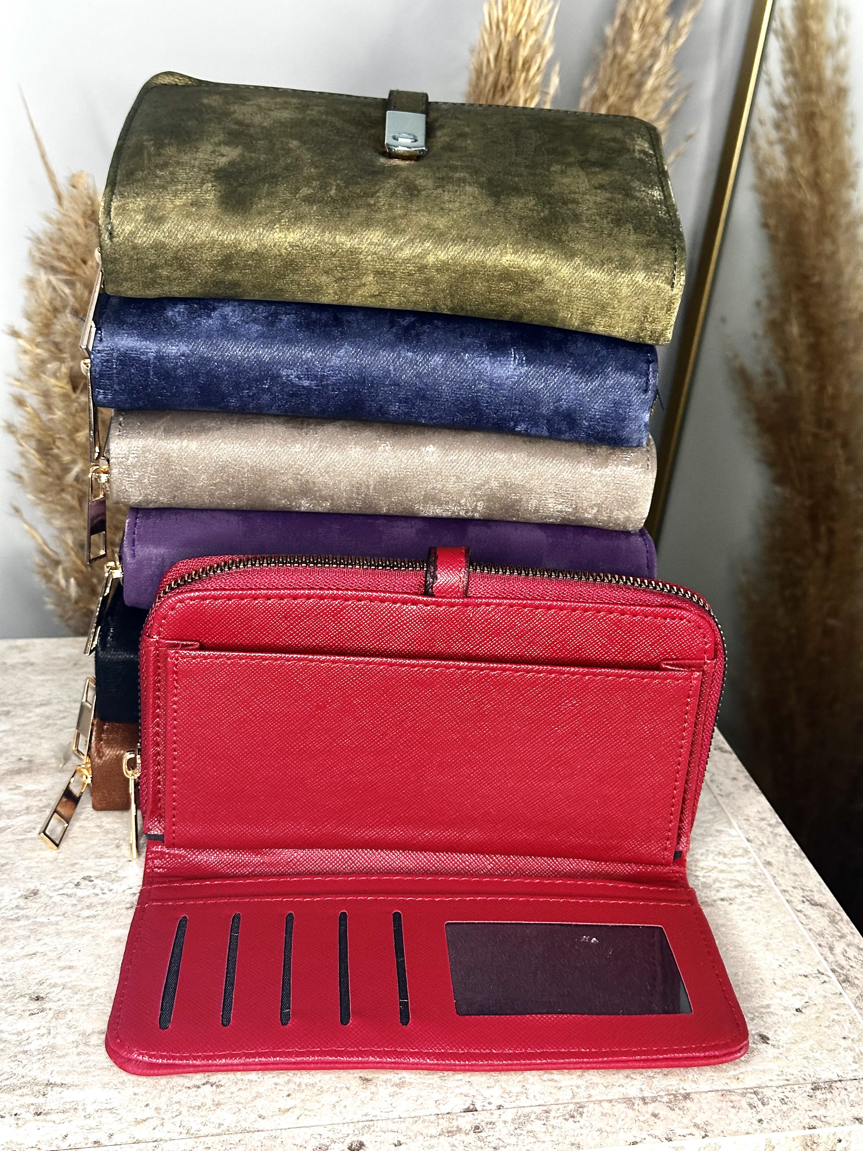 Suet Kadın Çıtçıtlı Cüzdan - Fermuarlı Telefon, Kağıt ve Bozuk Para Bölmeli - Kırmızı