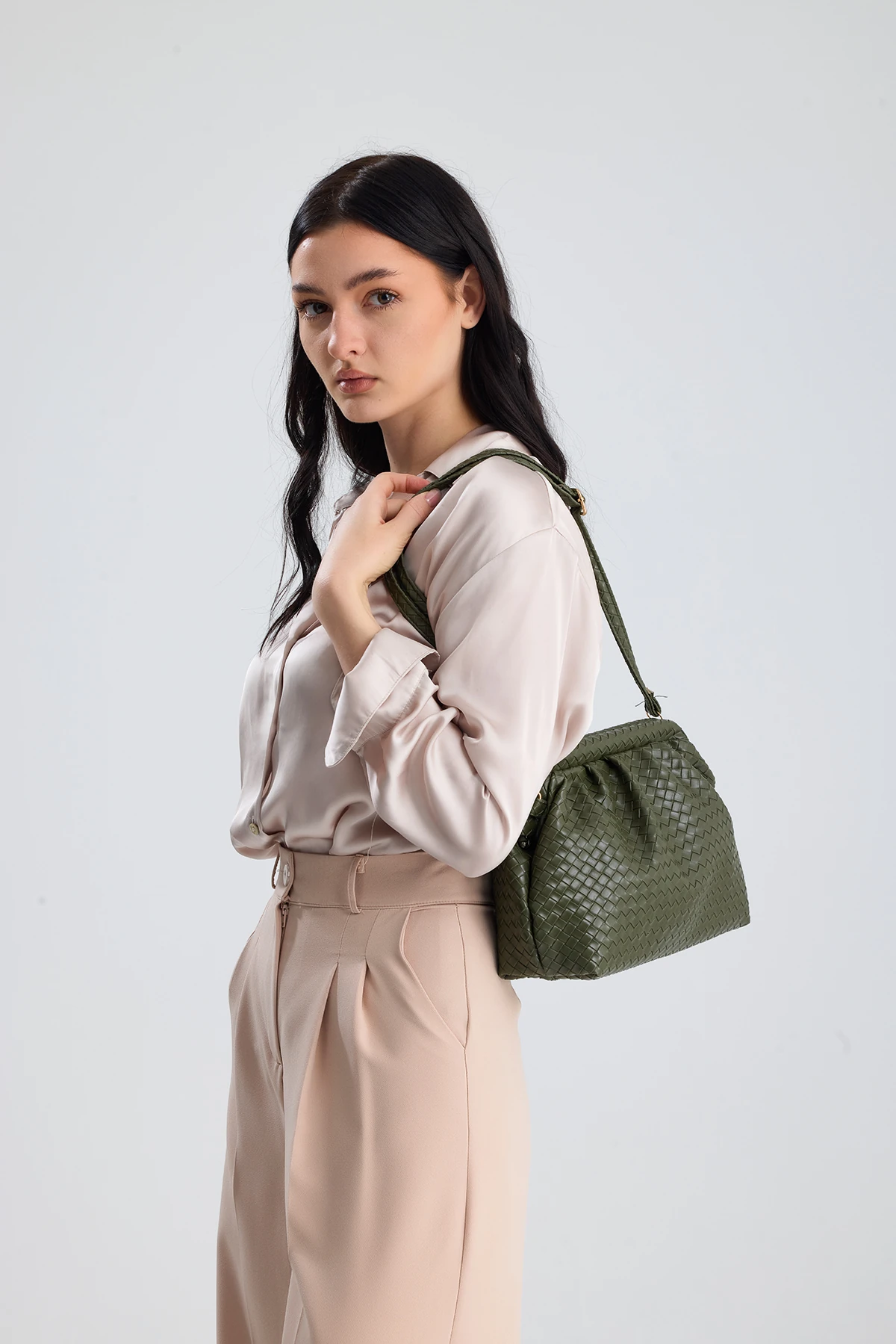 Liora Örgü Detaylı Portföy Kadın Omuz, Kol ve El Çantası - Haki