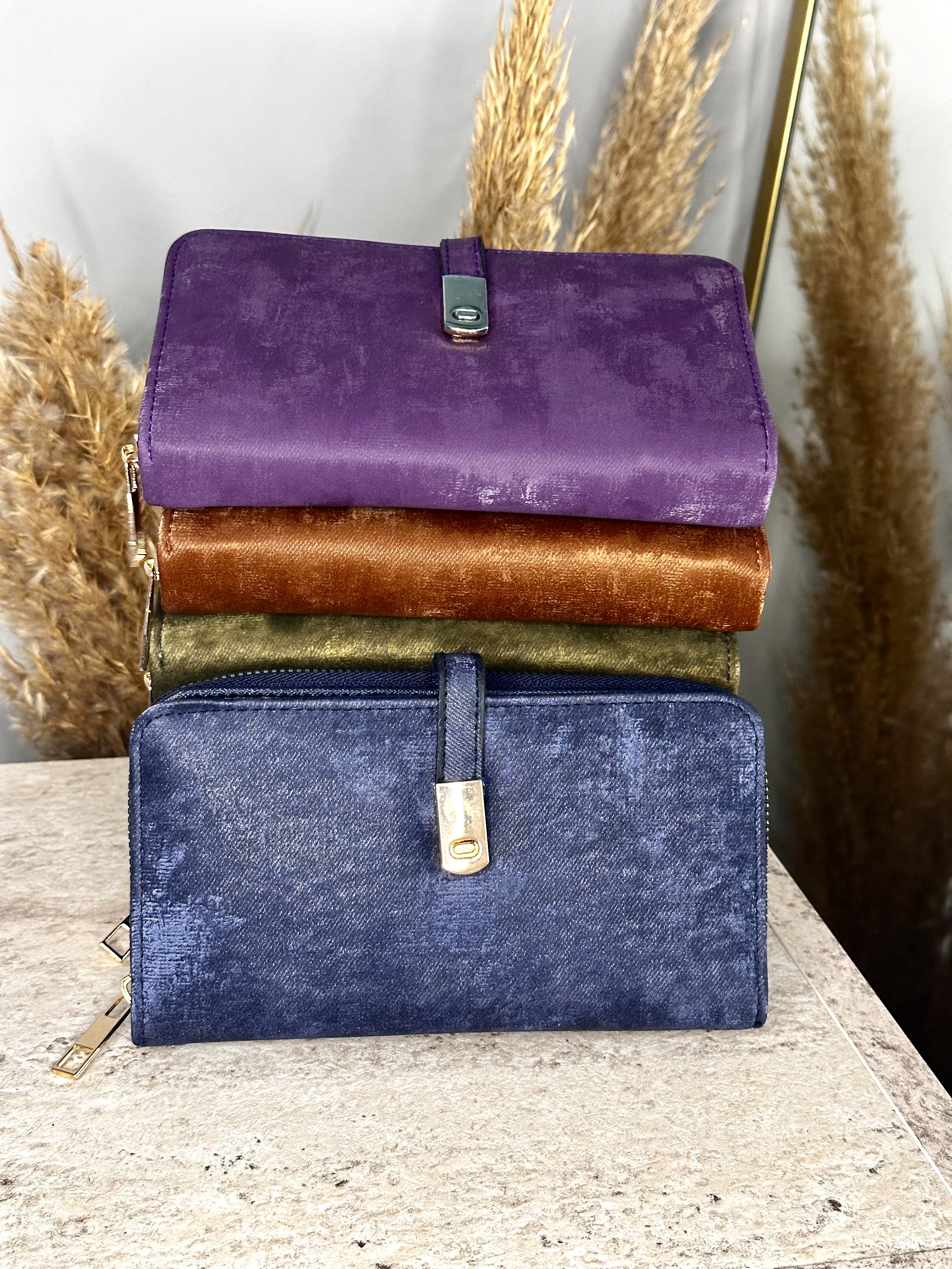 Suet Kadın Çıtçıtlı Cüzdan - Fermuarlı Telefon, Kağıt ve Bozuk Para Bölmeli - Lacivert