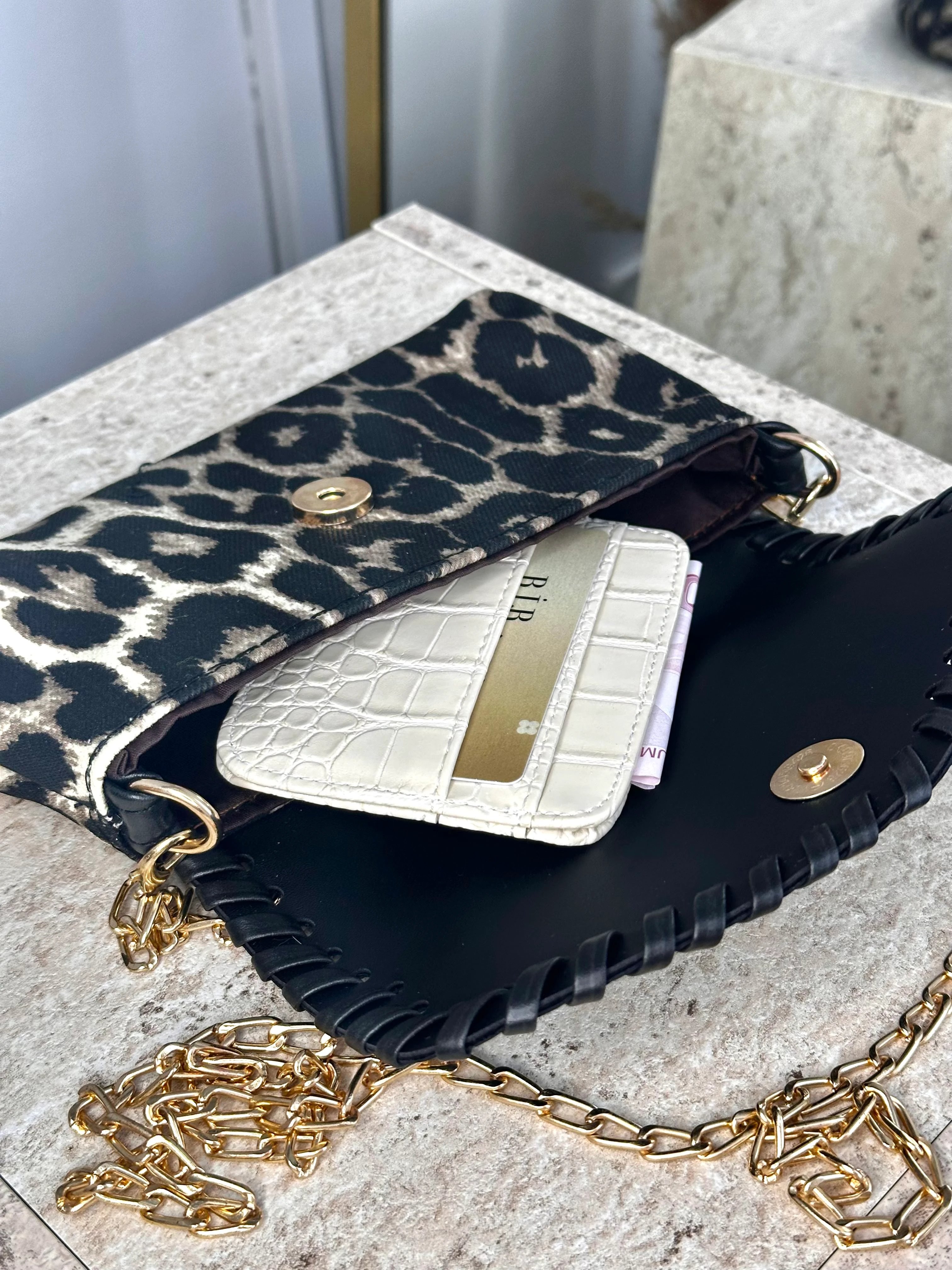 Dokulu Suni Deri, Kartlık - Kağıt Para Bölmeli Unisex Kartlık - Krem