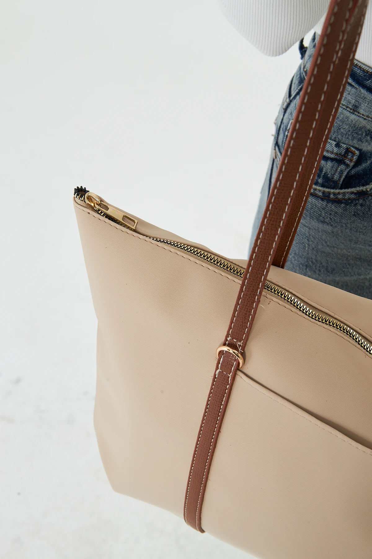 Isola Büyük Boy Şeritli Kadın Omuz, Kol ve El Çantası - Bej