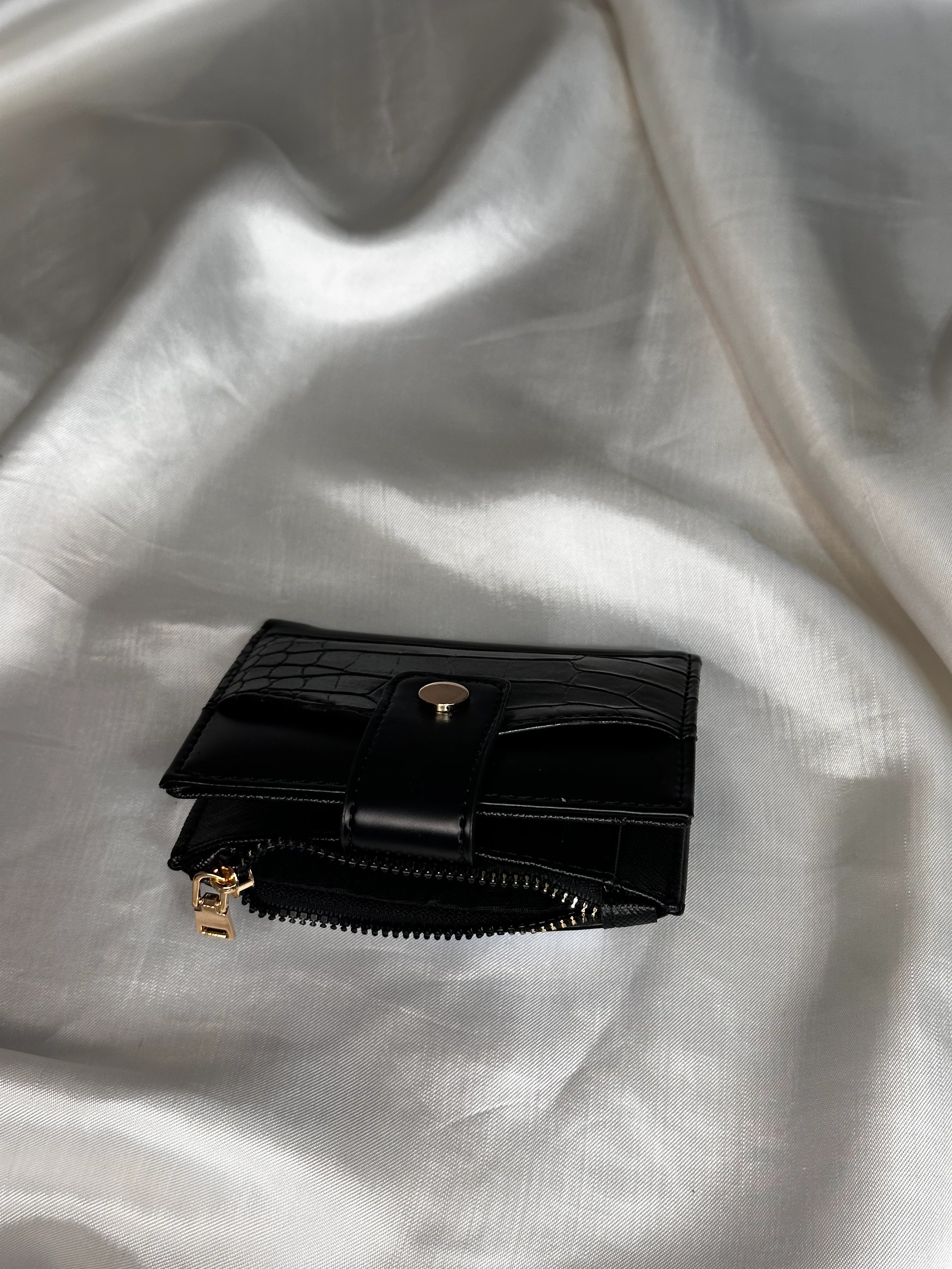 Suni Deri Kadın Orta Boy Çıtçıtlı Cüzdan, Kartlık, Kağıt ve Bozuk Para Bölme Detaylı