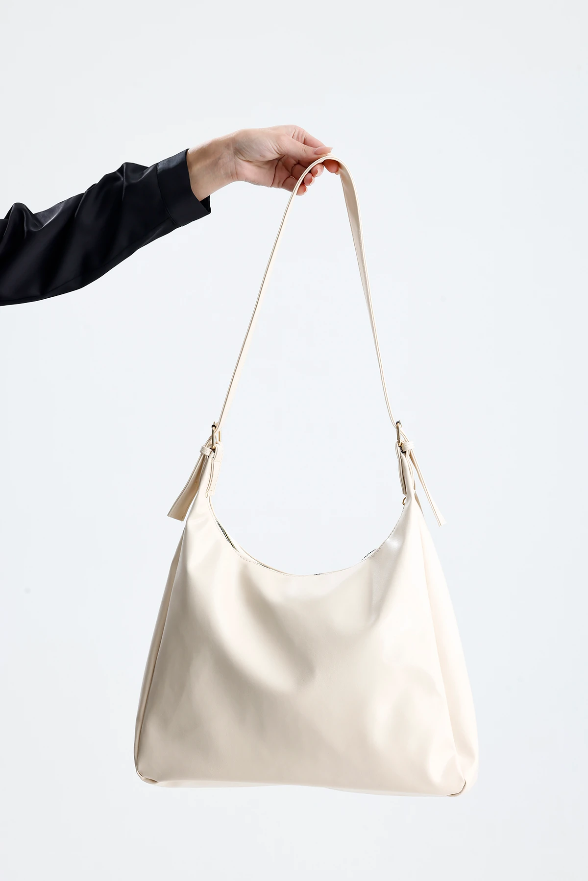 Luvin Salaş Kadın Omuz, Kol ve El Çantası - Krem