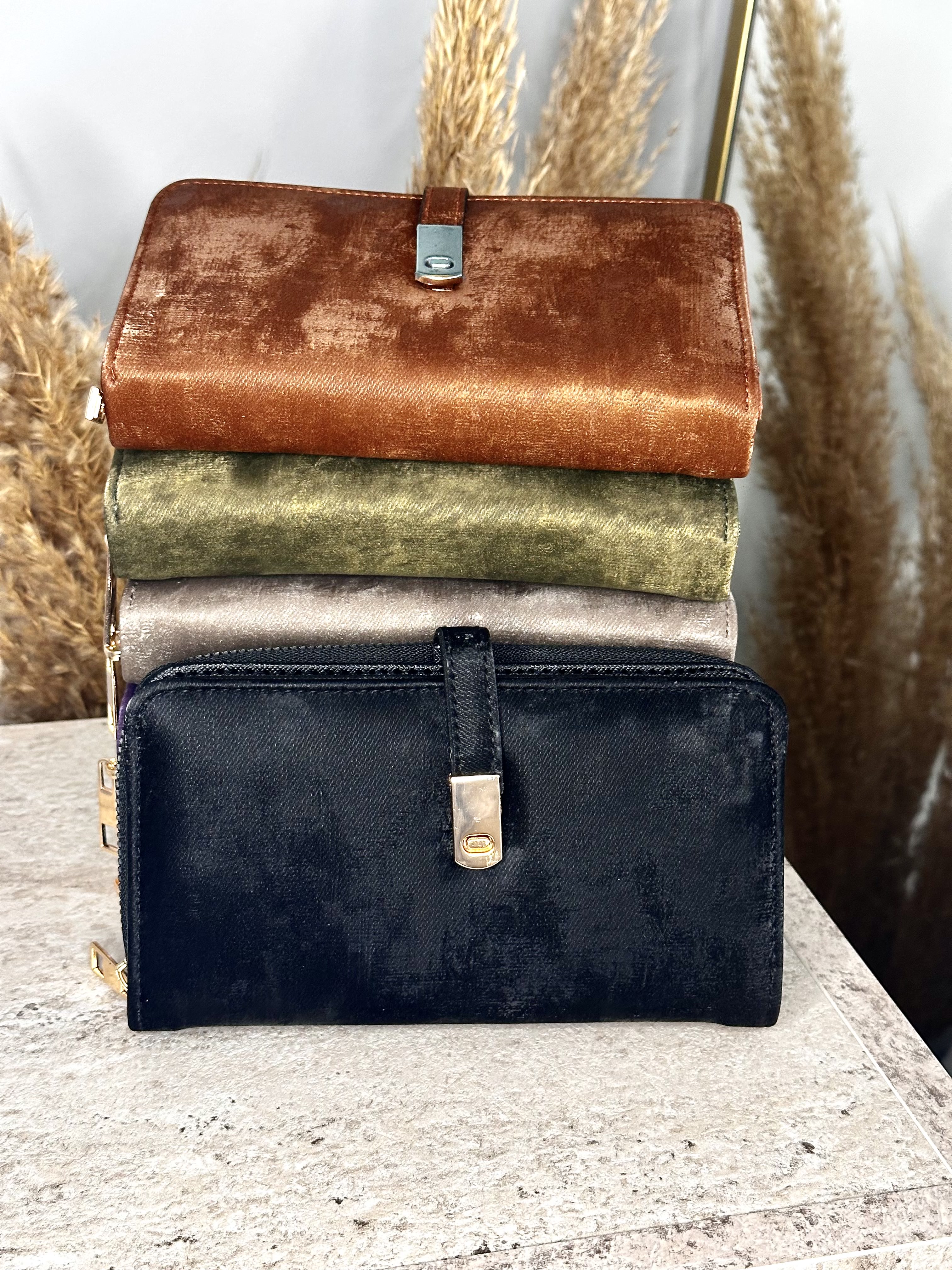 Suet Kadın Çıtçıtlı Cüzdan - Fermuarlı Telefon, Kağıt ve Bozuk Para Bölmeli