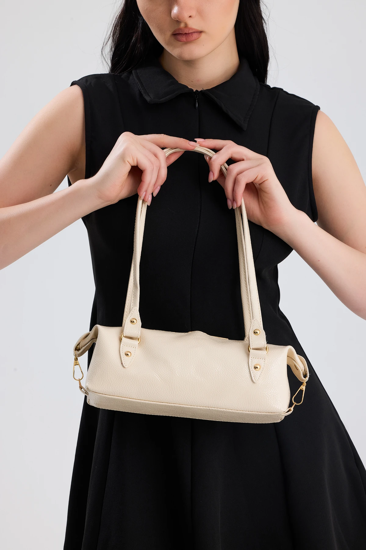 Olivra Toka Detaylı Mini Kadın Omuz, Kol ve El Çantası - Bej