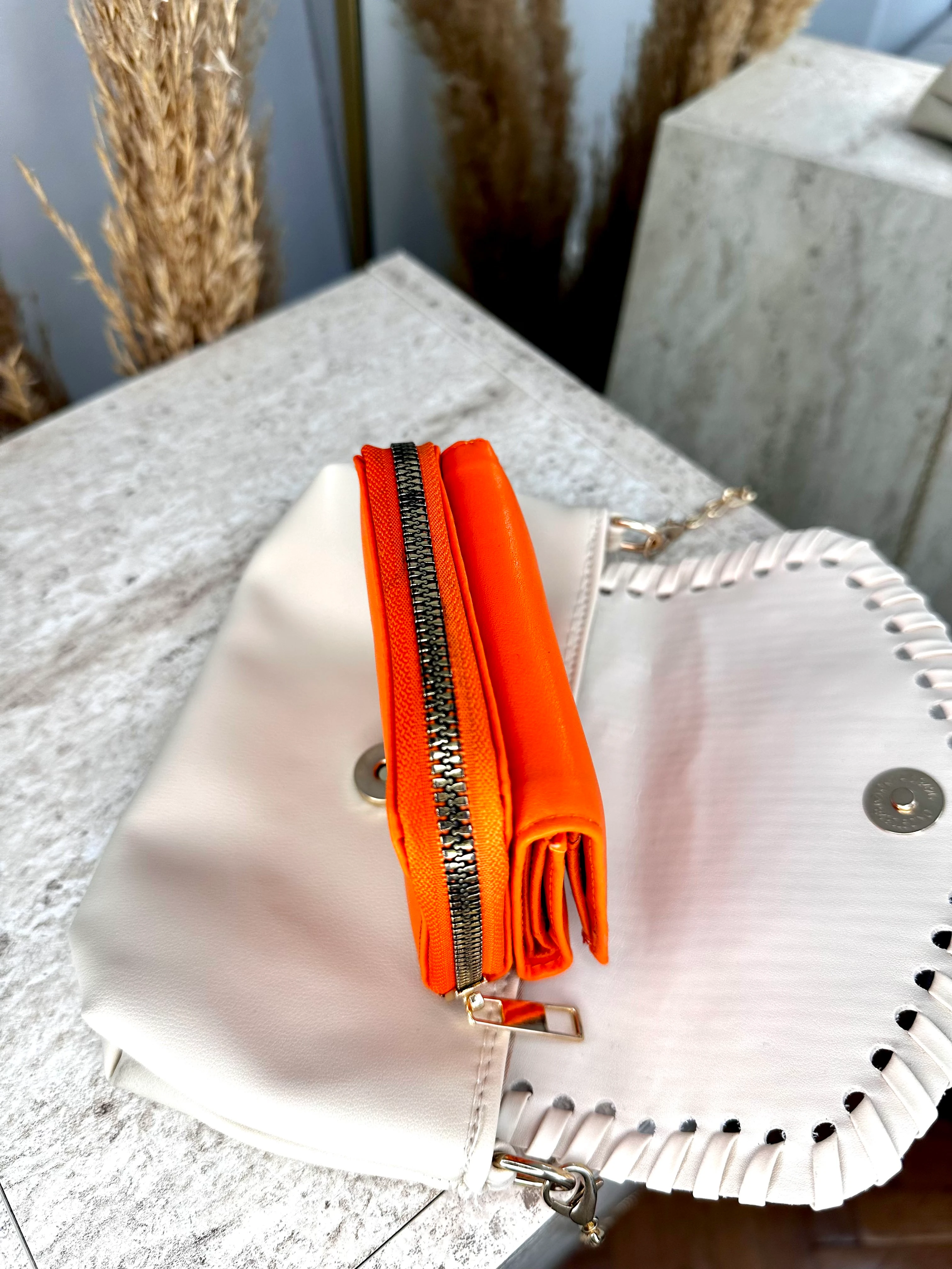 Suni Deri Kadın Orta Boy Çıtçıtlı Cüzdan- Kağıt ve Bozuk Para Bölmeli - Turuncu