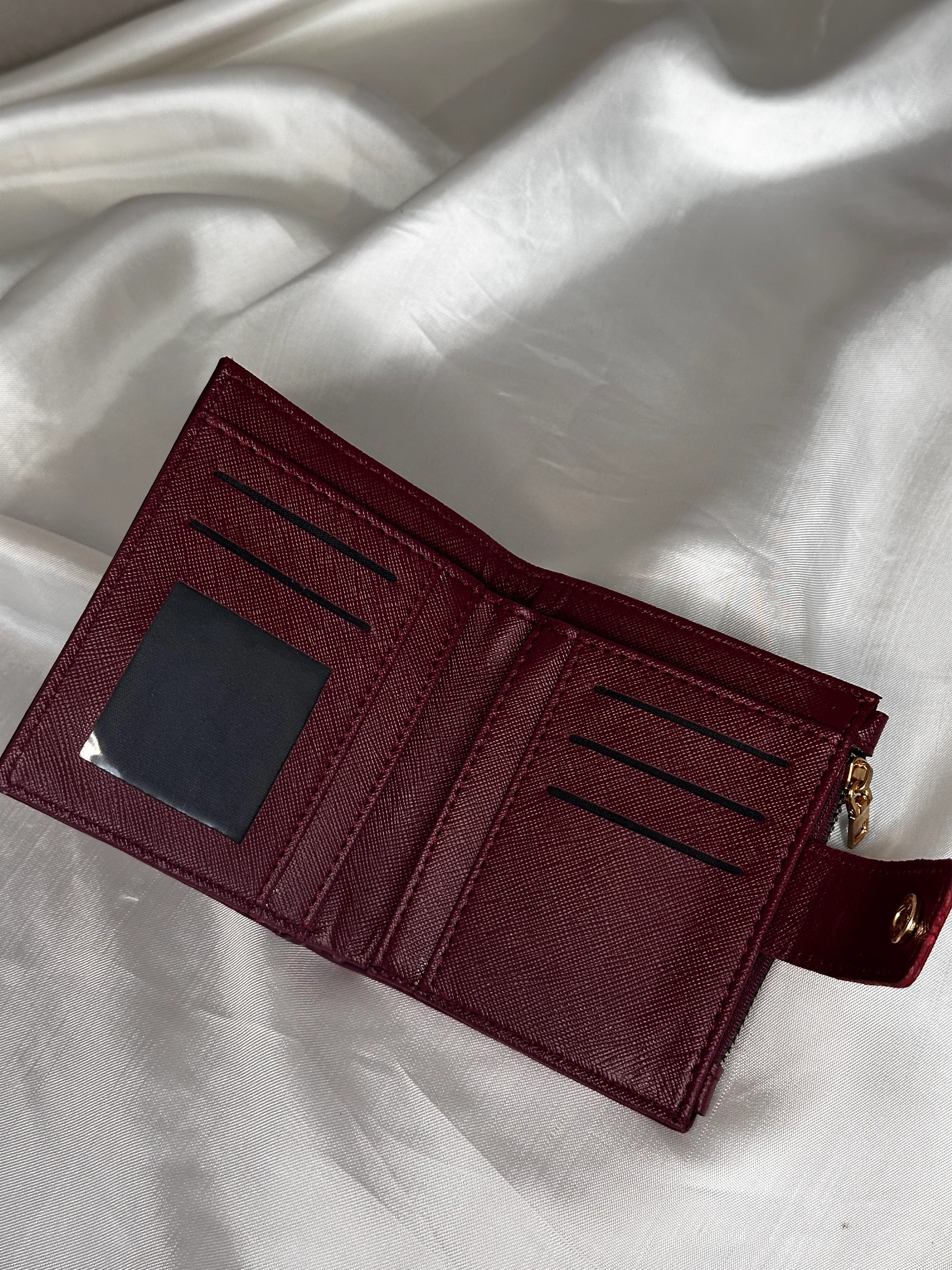 Suni Deri Kadın Orta Boy Çıtçıtlı Cüzdan, Kartlık, Kağıt ve Bozuk Para Bölme Detaylı - Bordo