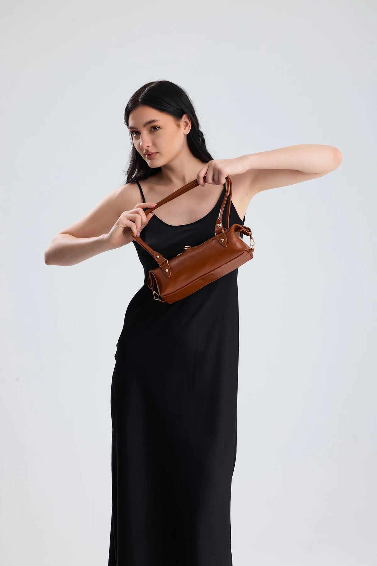 Olivra Toka Detaylı Mini Kadın Omuz, Kol ve El Çantası - Taba