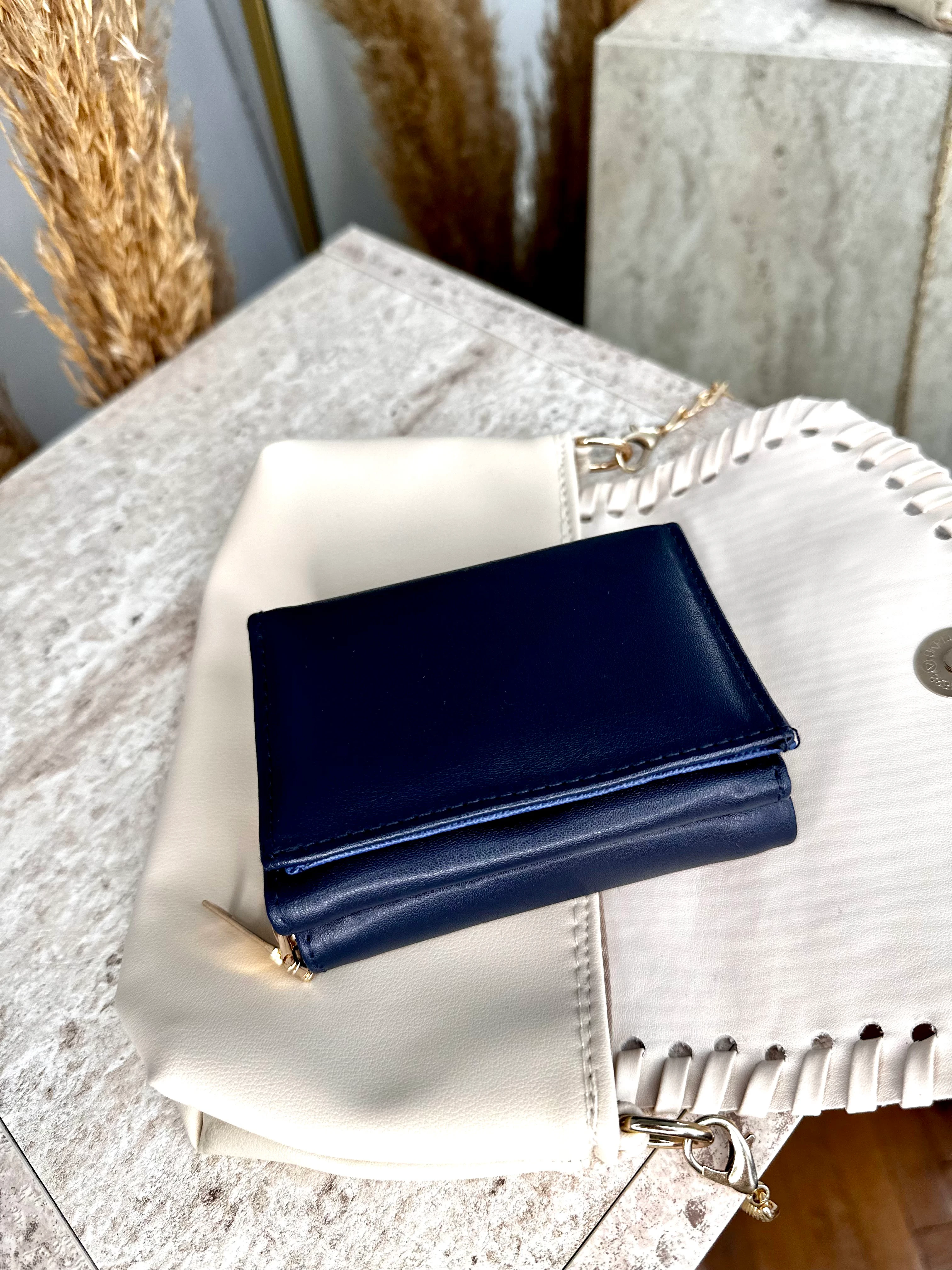 Suni Deri Kadın Orta Boy Çıtçıtlı Cüzdan- Kağıt ve Bozuk Para Bölmeli - Parlament Mavisi