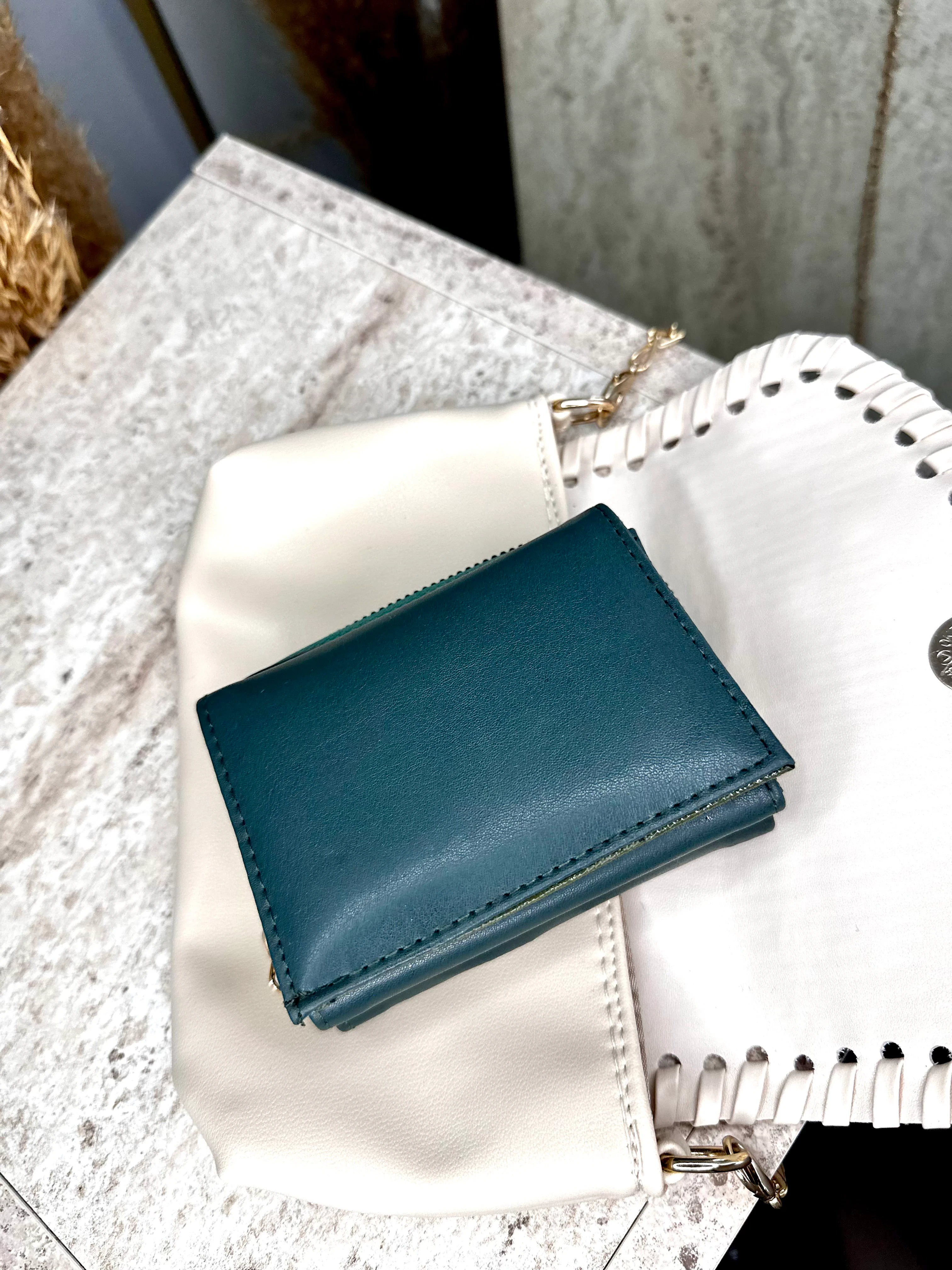 Suni Deri Kadın Orta Boy Çıtçıtlı Cüzdan- Kağıt ve Bozuk Para Bölmeli - Haki