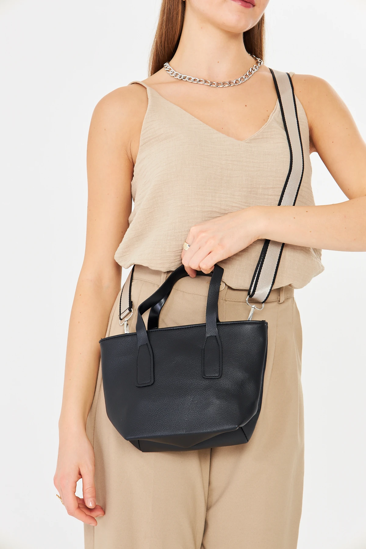 Besti Uzun Askılı Çapraz Çanta - Siyah