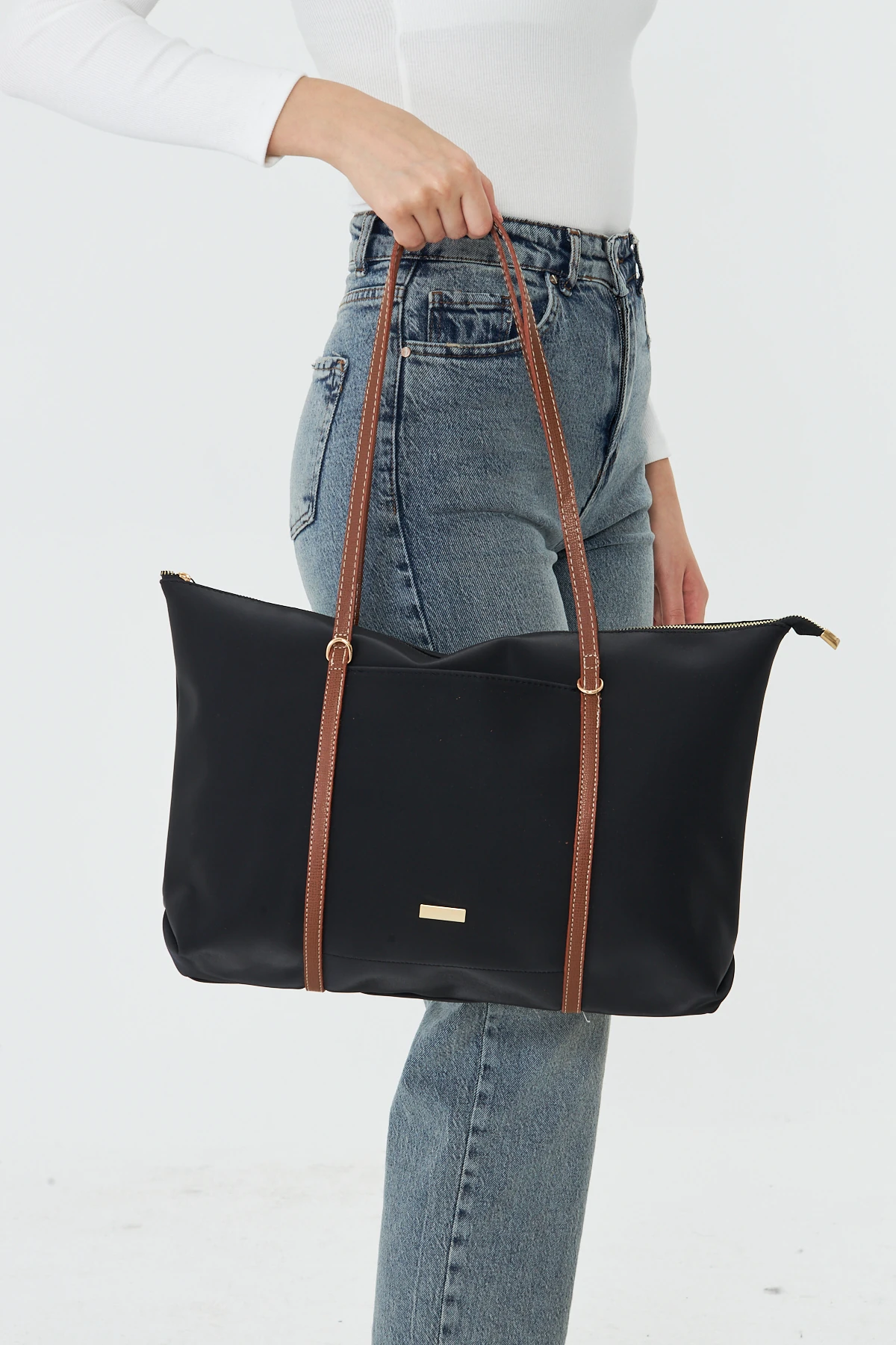 Isola Büyük Boy Şeritli Kadın Omuz, Kol ve El Çantası - Siyah