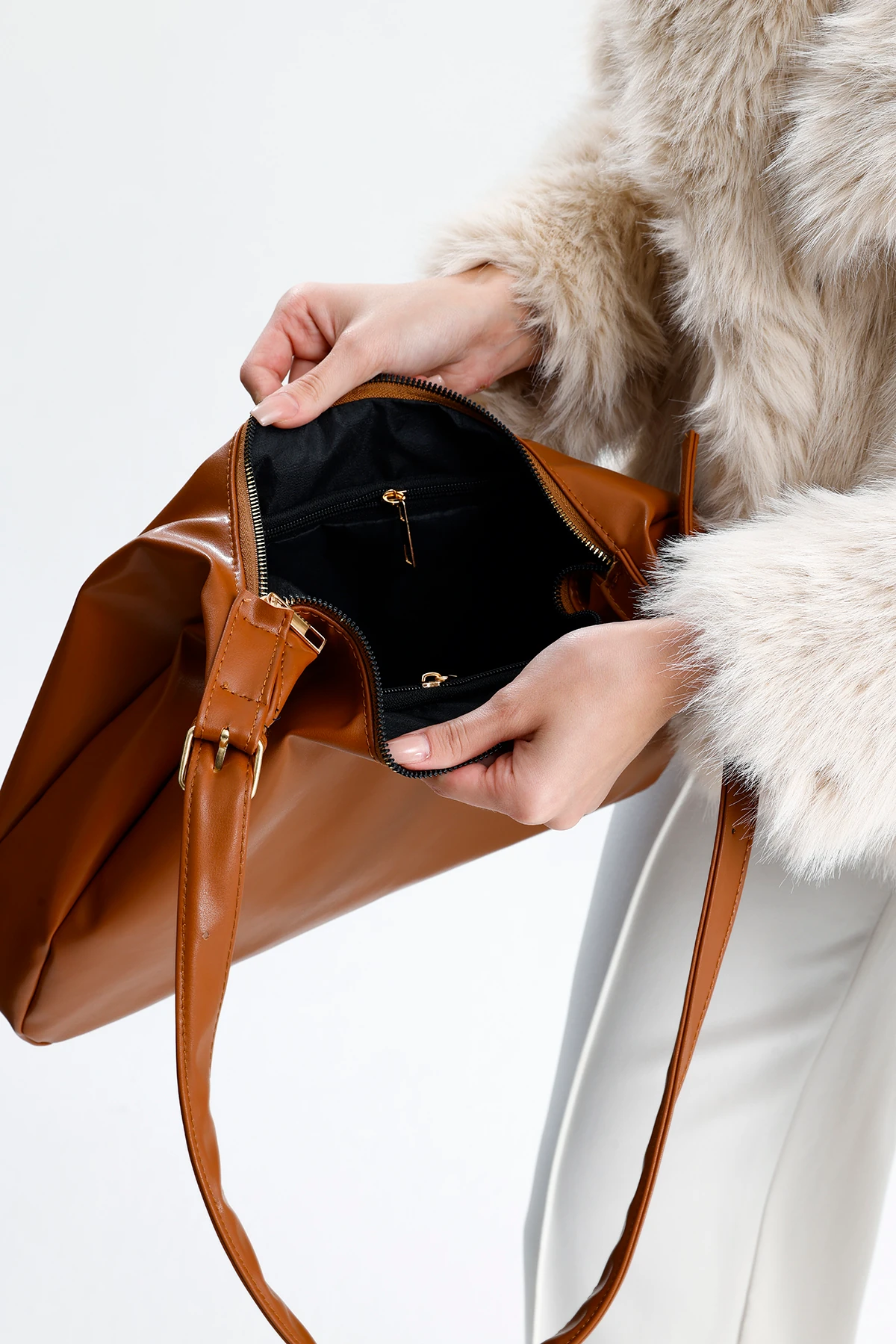 Luvin Salaş Kadın Omuz, Kol ve El Çantası - Taba