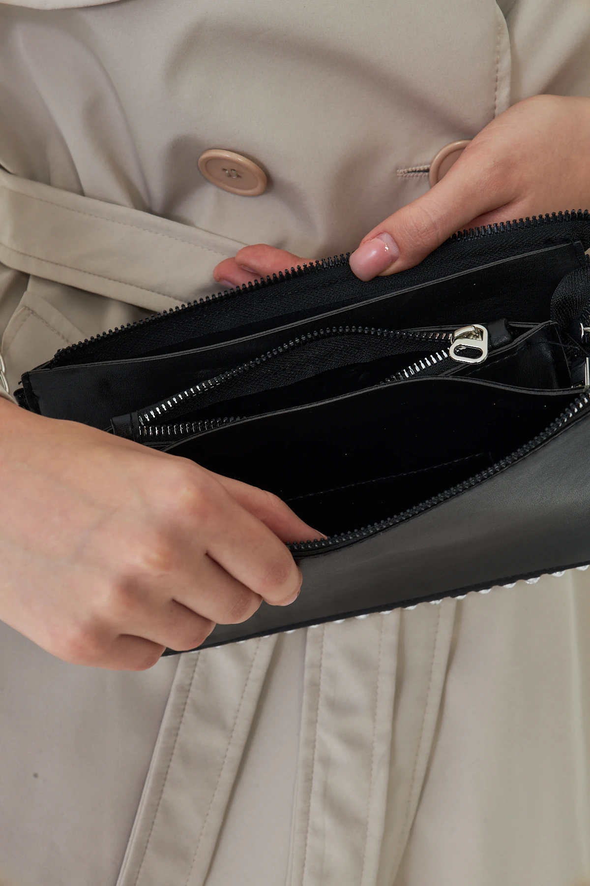 Feyora Zincir Askılı Boncuklu Kadın Omuz, Kol ve El Çantası - Siyah