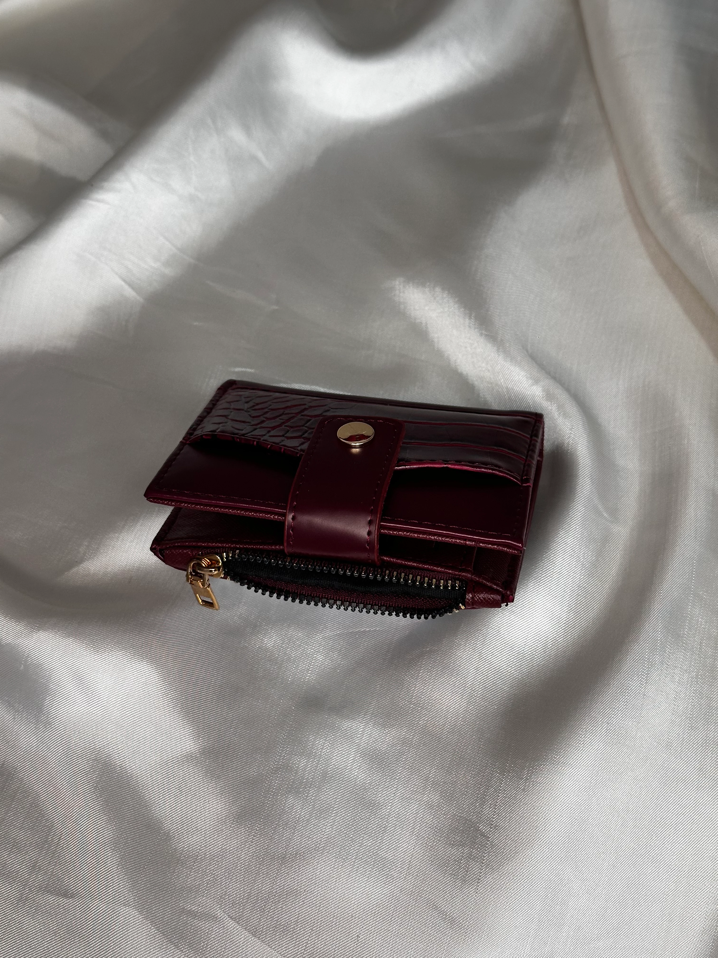 Suni Deri Kadın Orta Boy Çıtçıtlı Cüzdan, Kartlık, Kağıt ve Bozuk Para Bölme Detaylı - Bordo