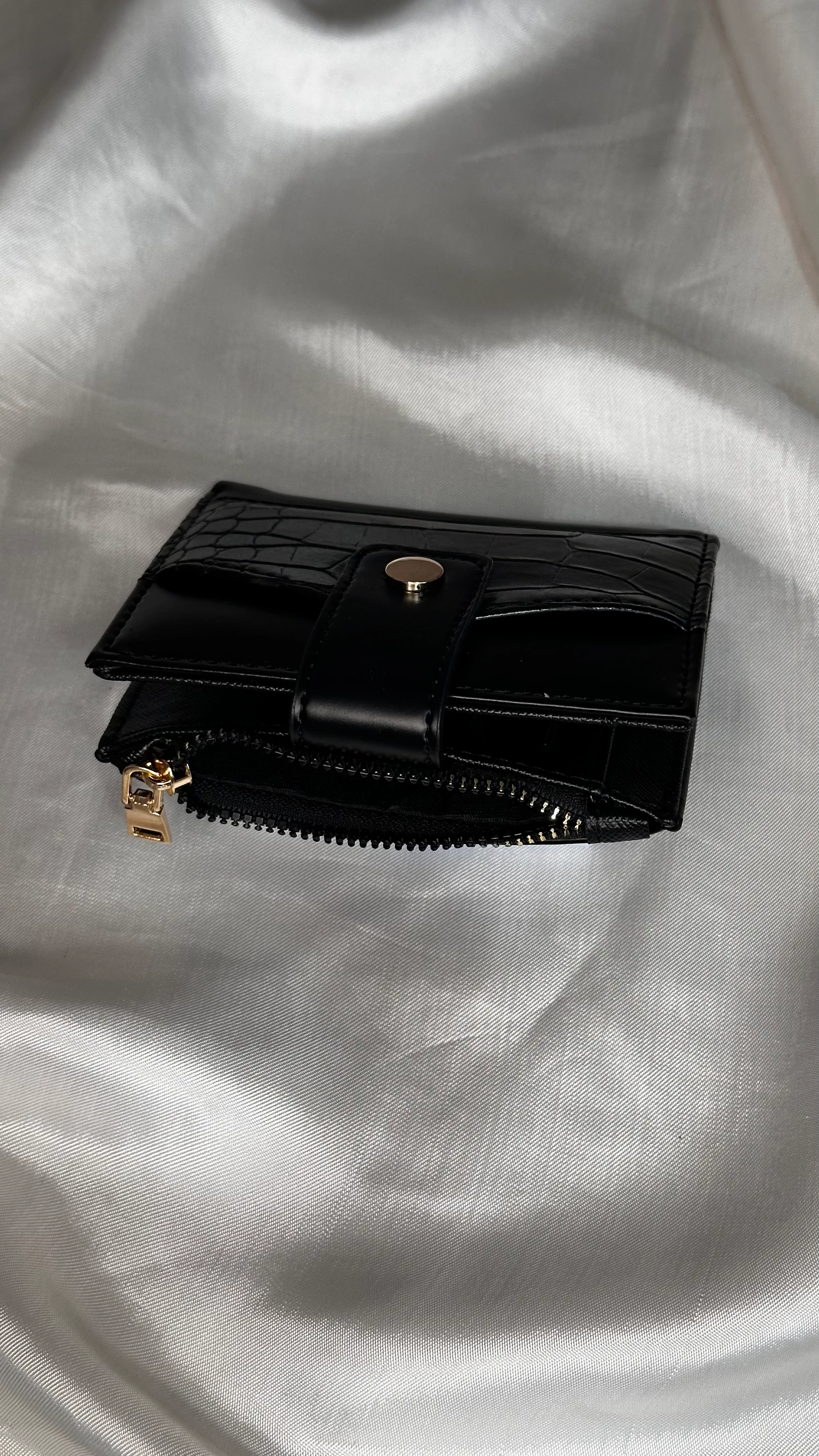 Suni Deri Kadın Orta Boy Çıtçıtlı Cüzdan, Kartlık, Kağıt ve Bozuk Para Bölme Detaylı