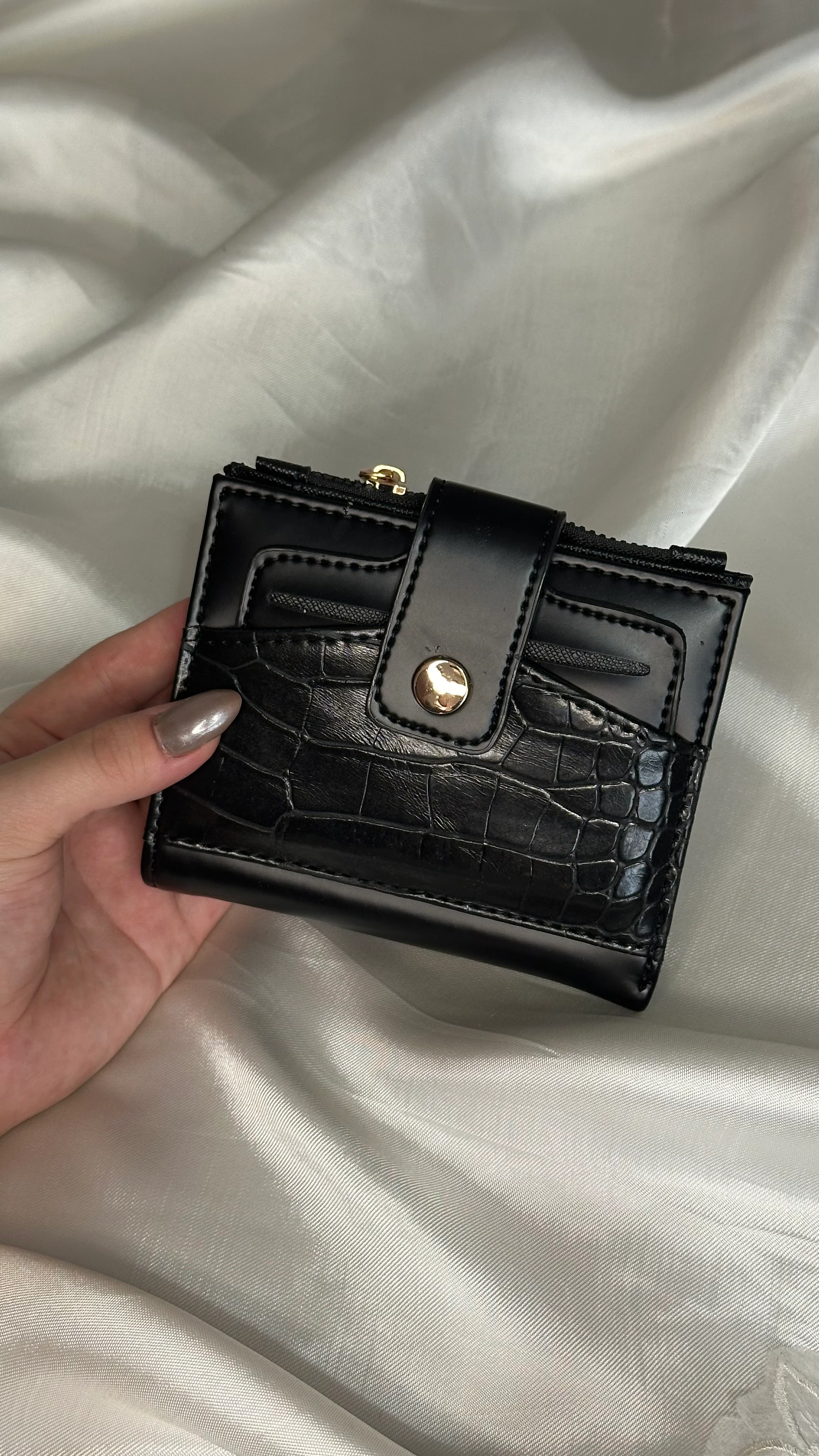 Suni Deri Kadın Orta Boy Çıtçıtlı Cüzdan, Kartlık, Kağıt ve Bozuk Para Bölme Detaylı