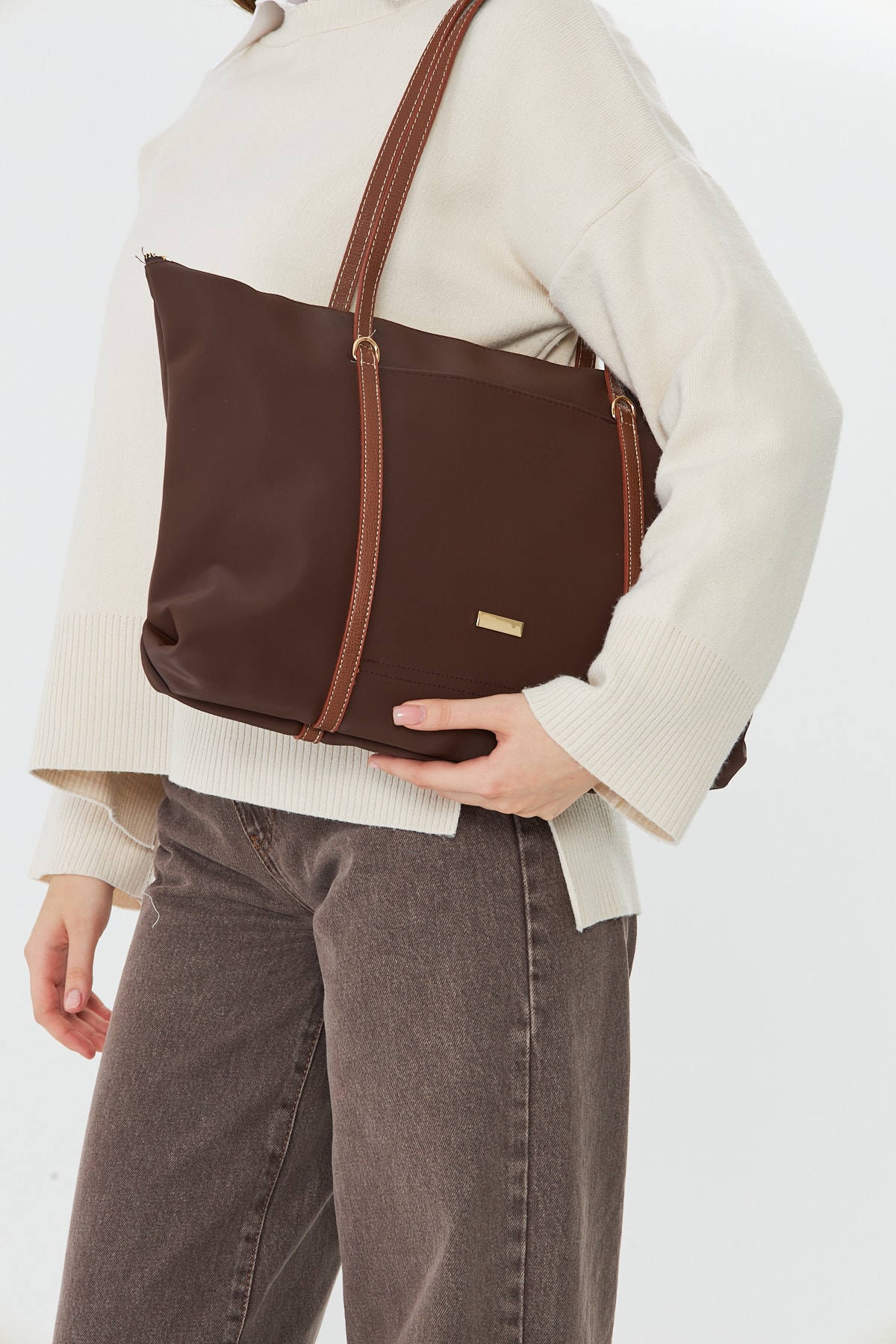 Isola Büyük Boy Şeritli Kadın Omuz, Kol ve El Çantası - Kahverengi