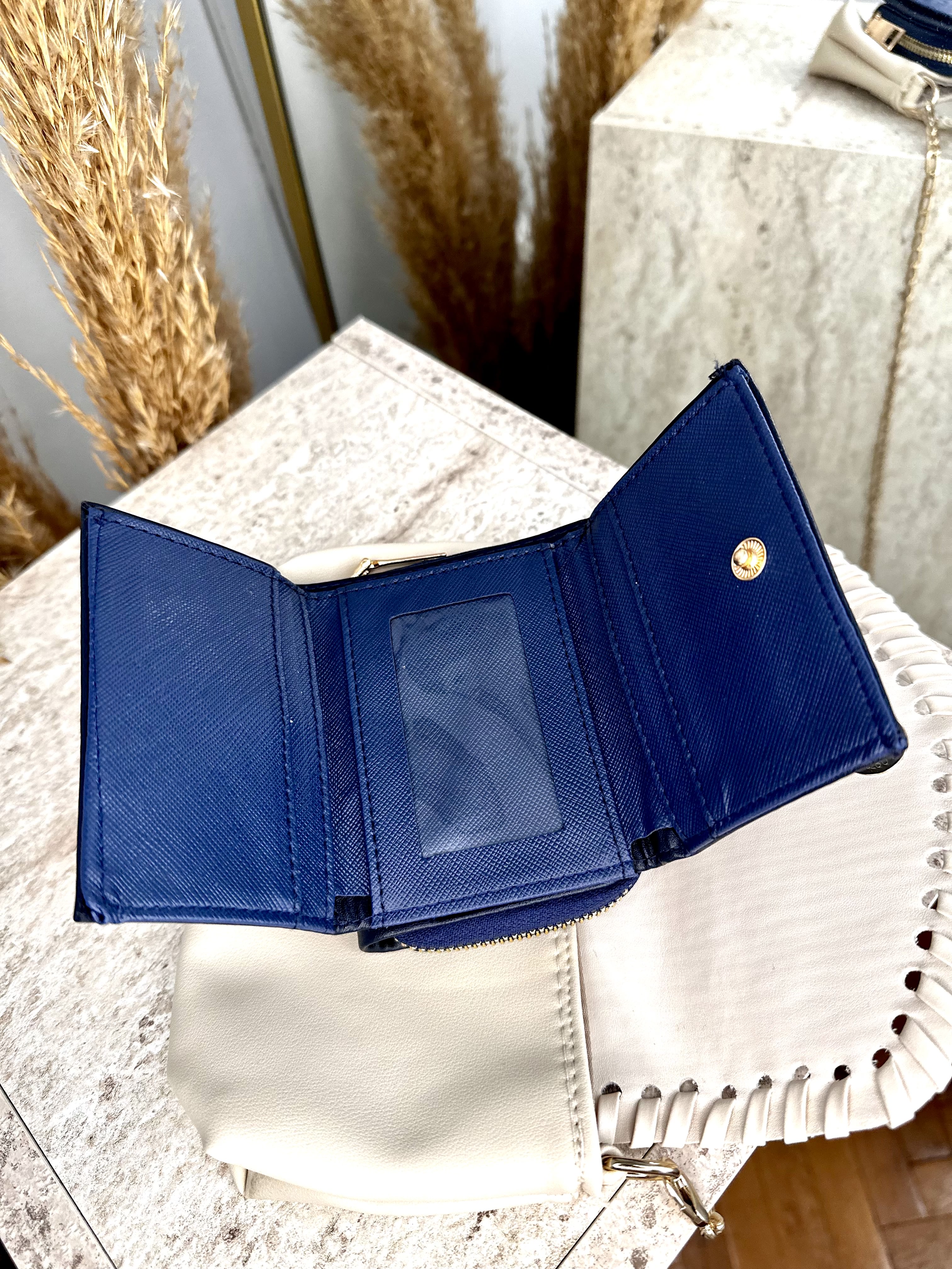 Suni Deri Kadın Orta Boy Çıtçıtlı Cüzdan- Kağıt ve Bozuk Para Bölmeli - Parlament Mavisi